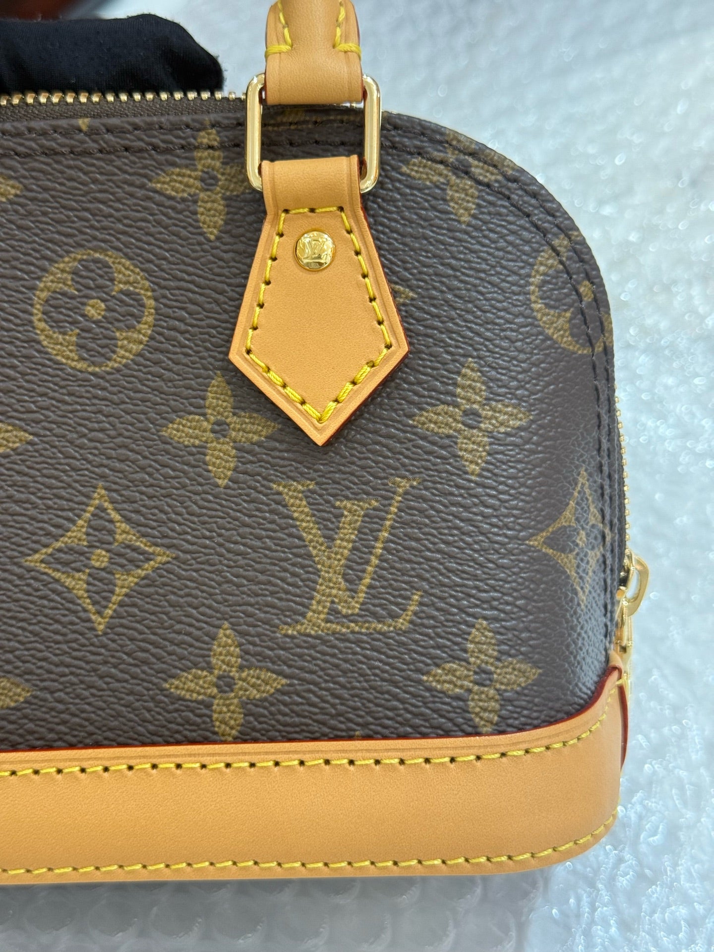 Louis Vuitton - Alma Nano - Monogram coated canvas with Vachetta leather trim - Brown - (mini)