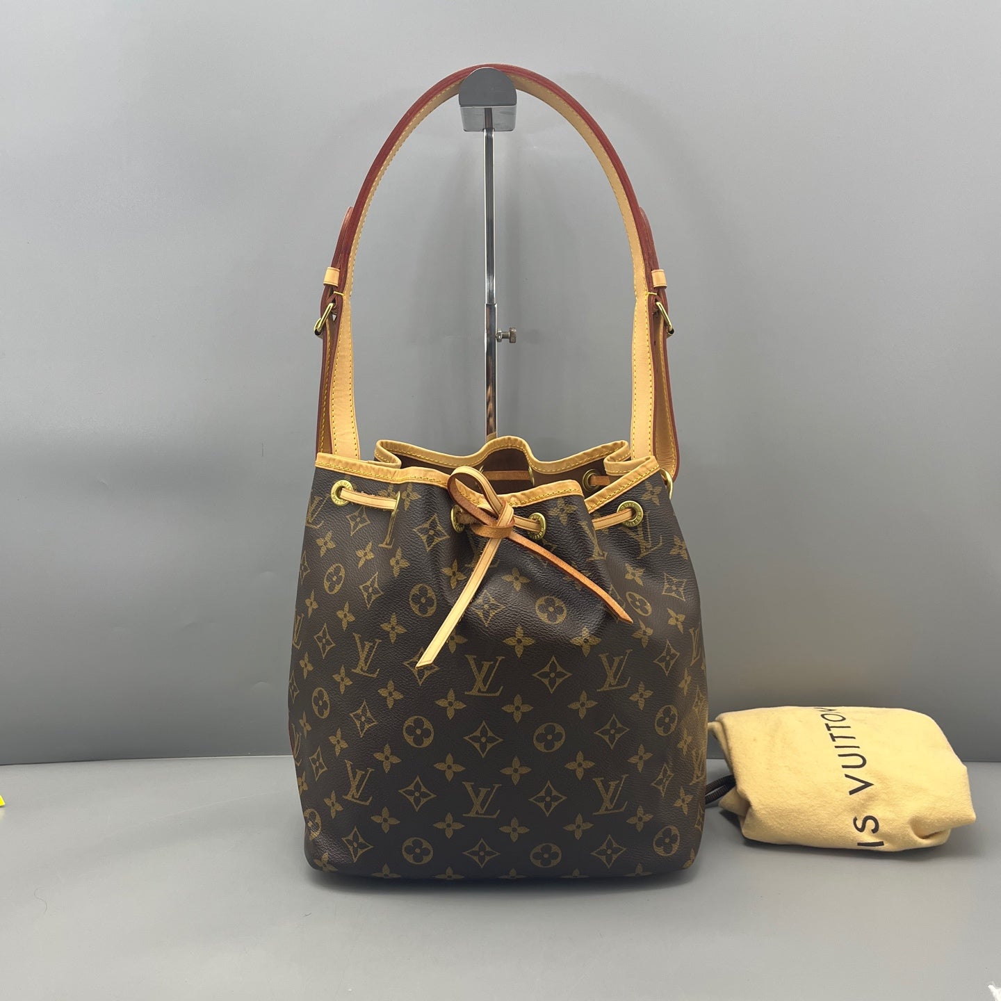 Louis Vuitton - Noe - Monogram coated canvas and Vachetta leather - Brown - (Medium)