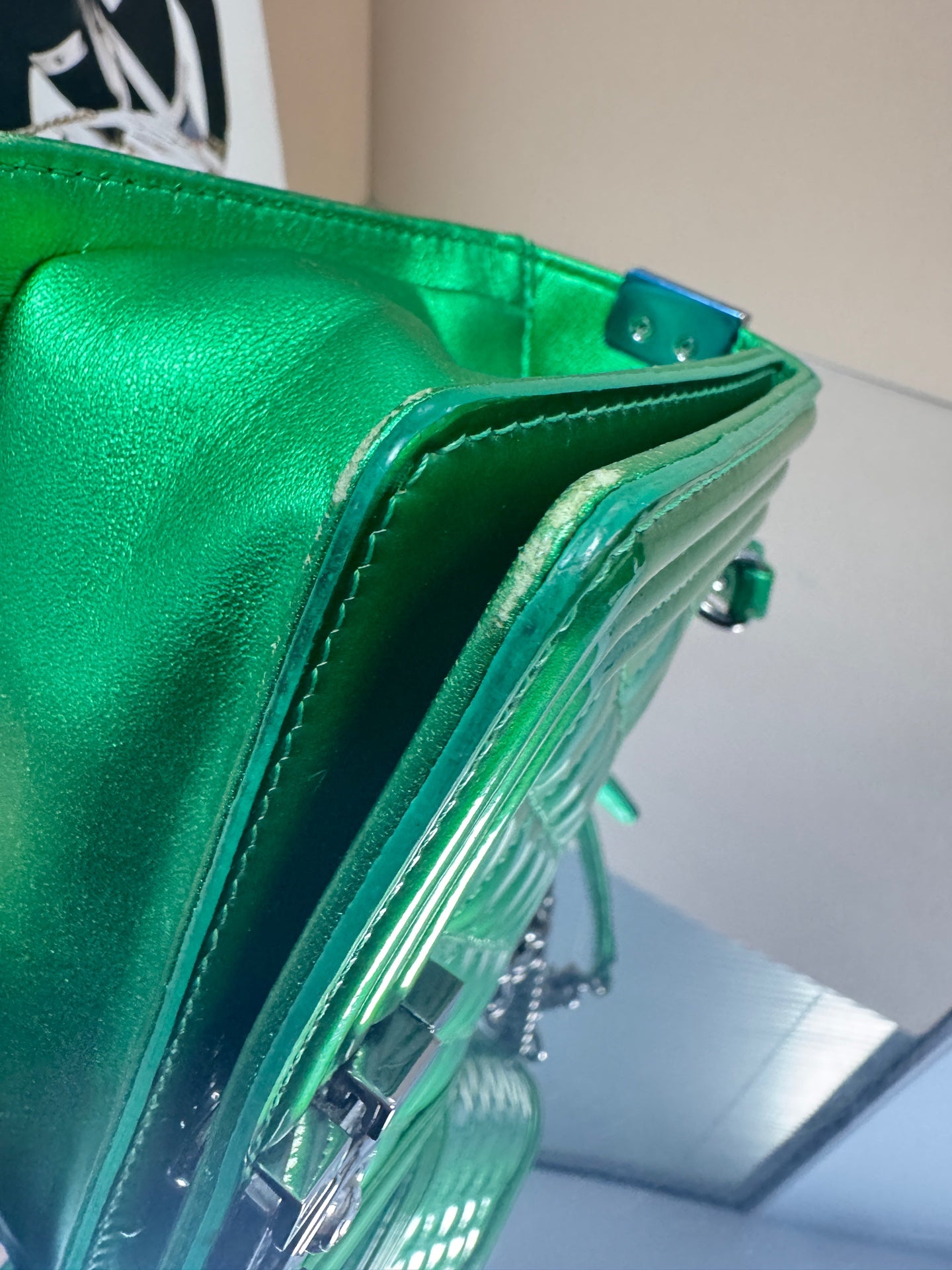 Chanel - Le Boy Small - Patent leather with metallic leather accents - Green - (Small)
