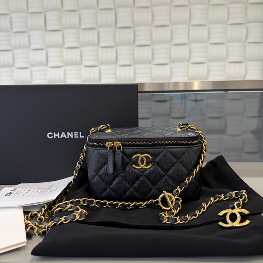 Chanel - 24S Small Quilted Vanity Case - Pearlescent caviar leather - Black - (mini)