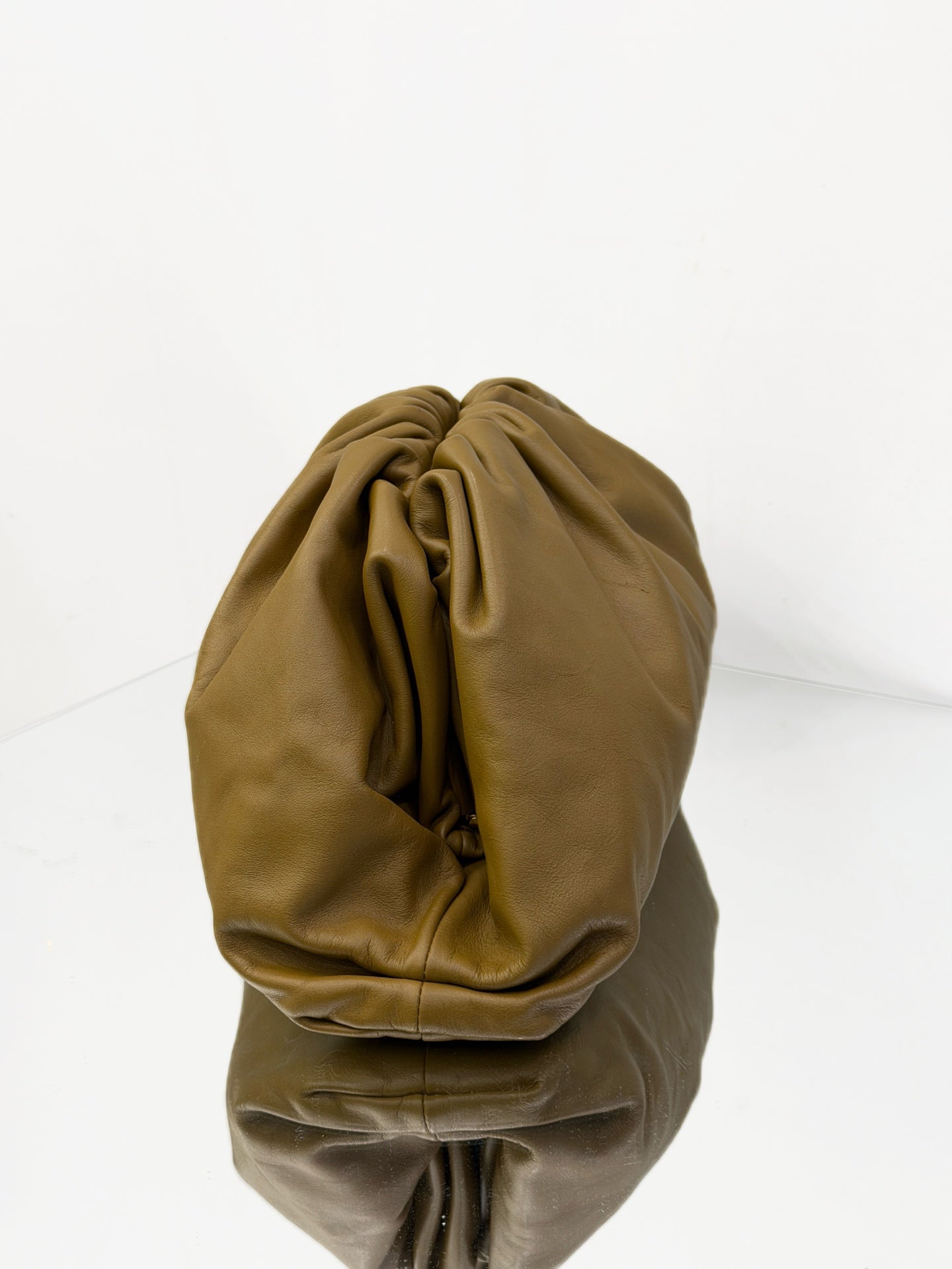Bottega Veneta - The Pouch - Leather - Camel - (large)