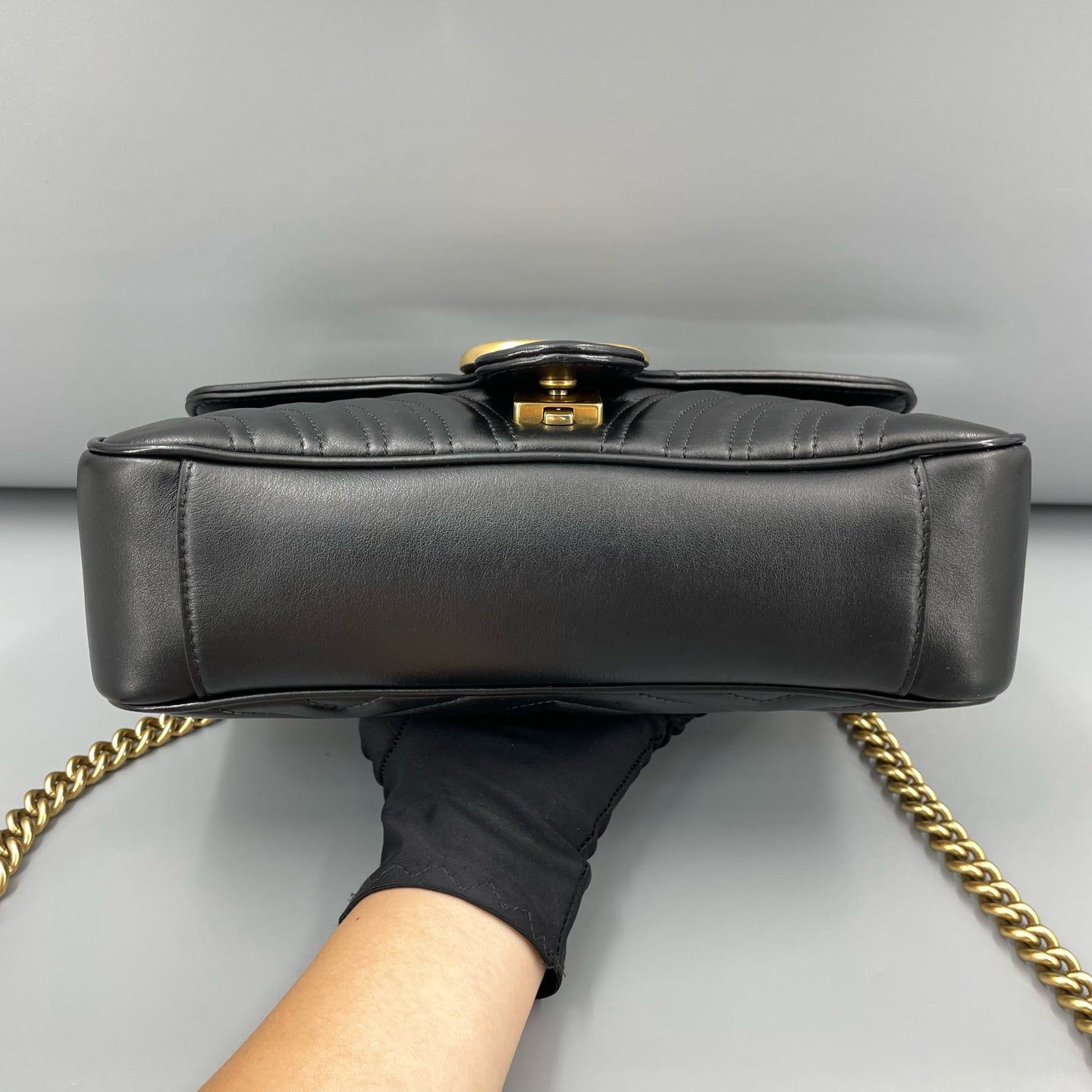 Gucci - GG Marmont Matelassé Shoulder Bag - Matelassé chevron leather - Black with Gold-Tone Hardware - (Medium)