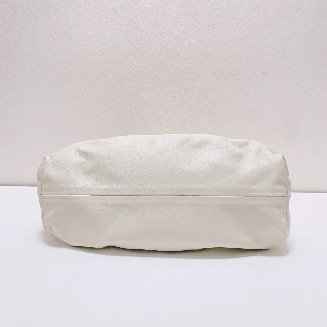 Bottega Veneta - The Chain Pouch - Calfskin leather - White - (small)