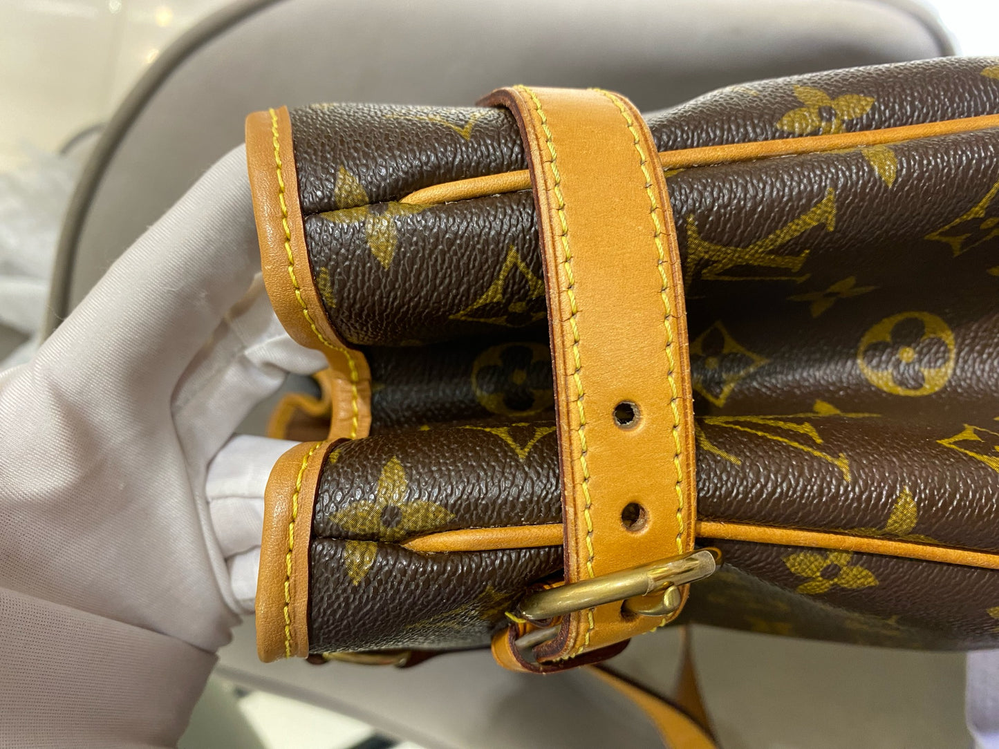 Louis Vuitton - Batignolles Horizontal - Monogram canvas with Vachetta leather trim - Brown - (medium)