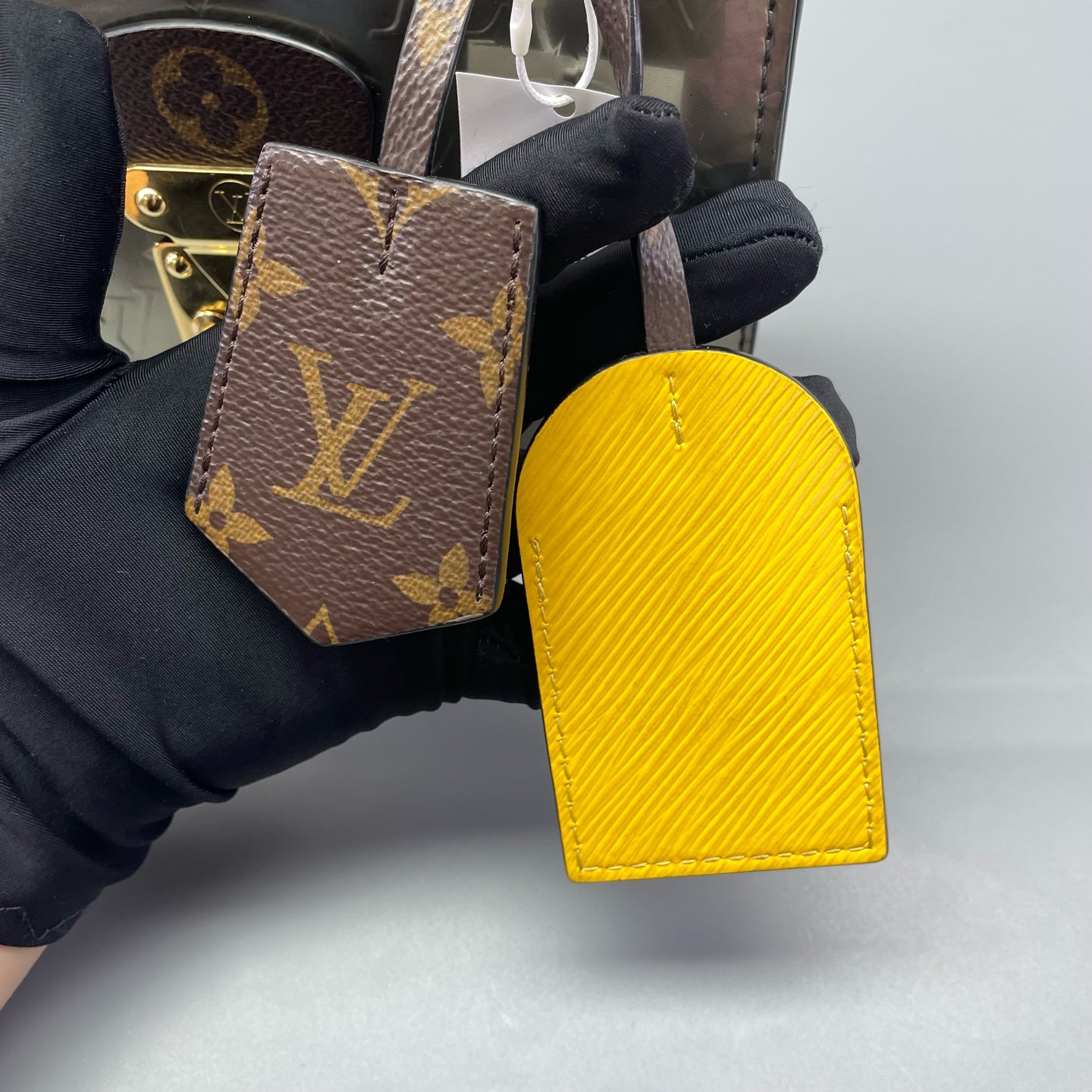 Louis Vuitton - Pochette Metis - Patent leather - Gold - (Small)