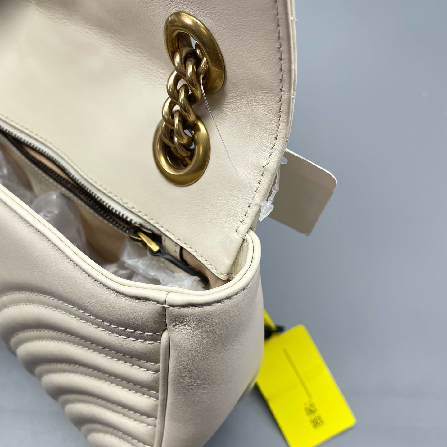 Gucci - GG Marmont Matelassé Small Shoulder Bag 2.0 - Calfskin leather - White with Gold-Tone Hardware - (small)