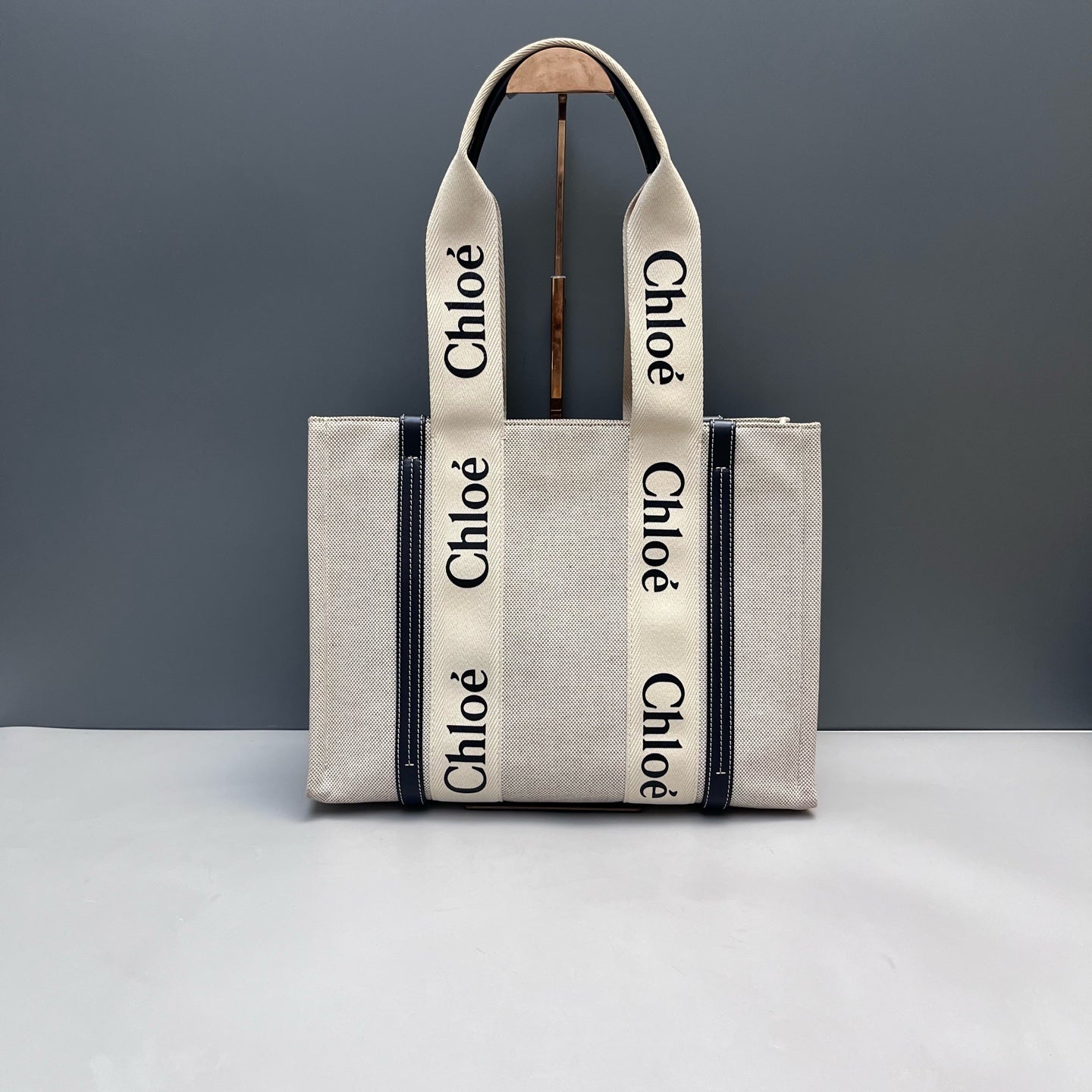 Chloe - Woody Tote Bag - Canvas and leather - Beige with black accents - (medium)