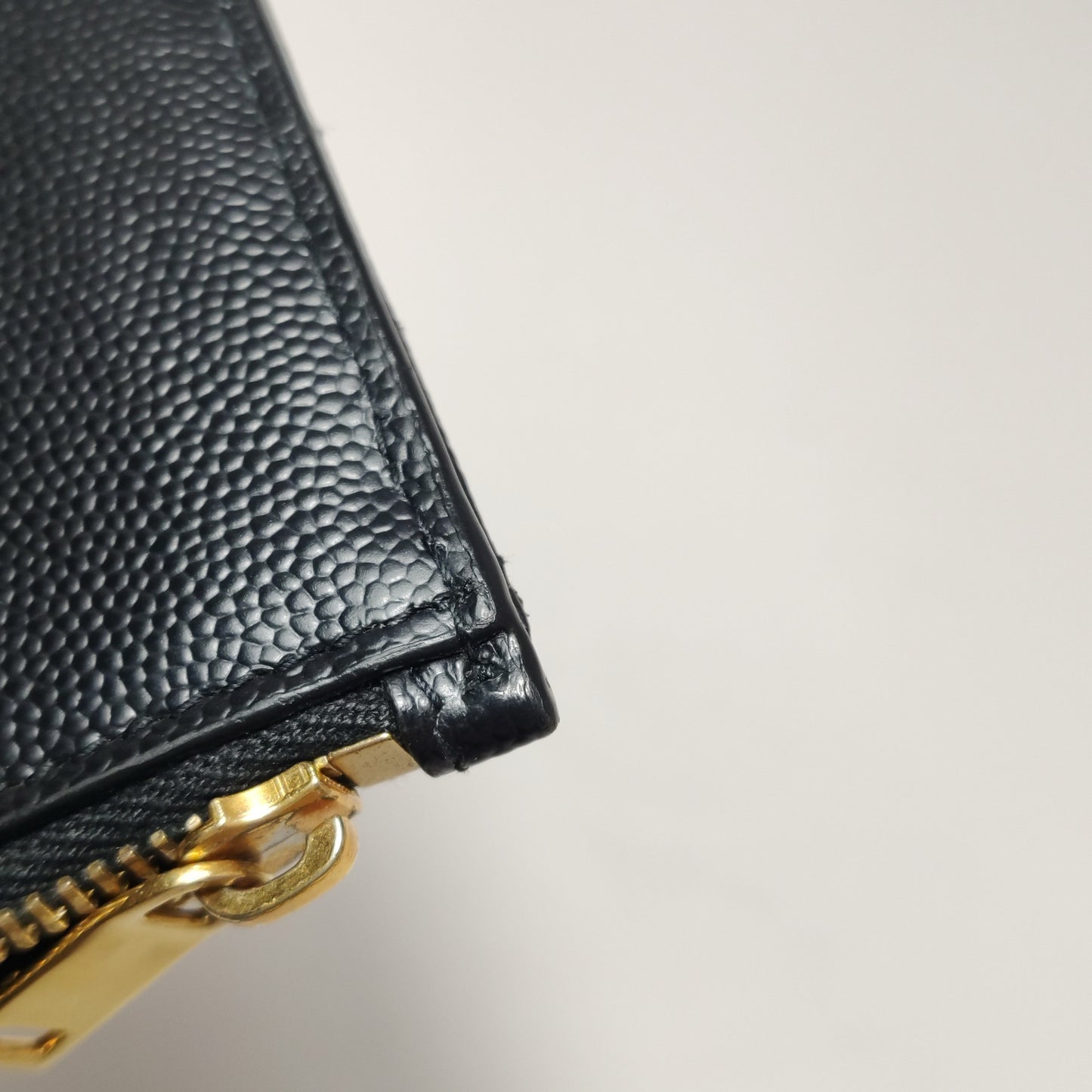 Saint Laurent - MONOGRAM MATELASSE Zippered Card Case 607915BOW011000 - Grained leather - Black - (Small)