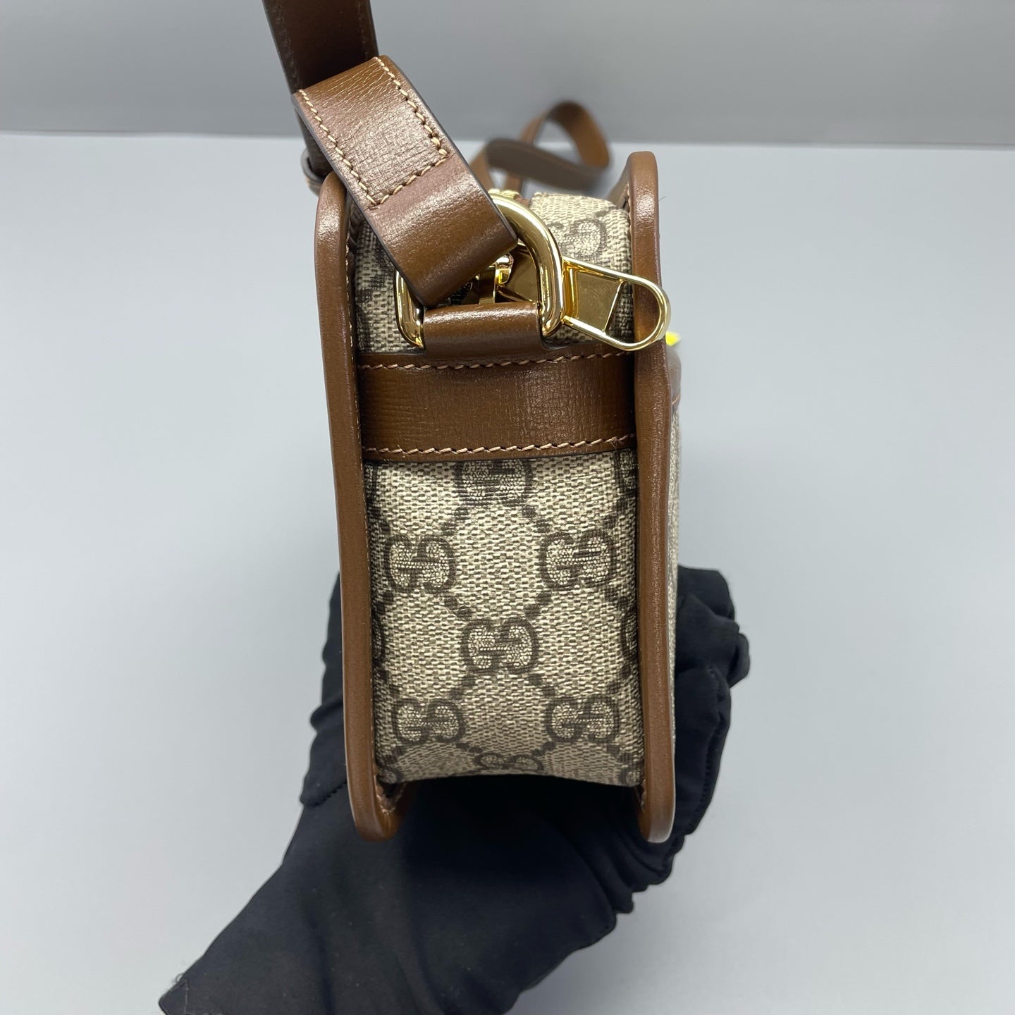 Gucci - Retro Monogram Camera Bag - GG Supreme canvas with leather trim - Brown - (Small)