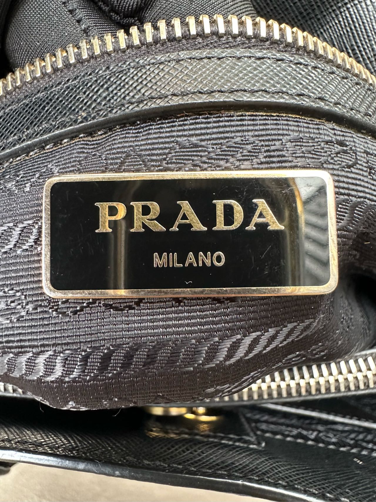 Prada - Galleria Saffiano Bag - Saffiano leather - Black - (medium)