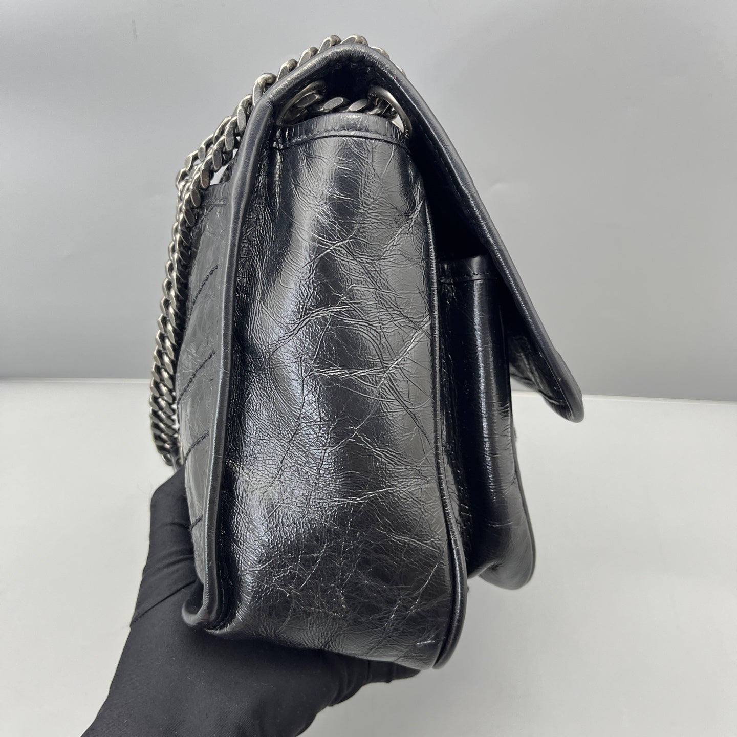 Saint Laurent - Niki Medium - Crinkled leather - Black - (Medium)