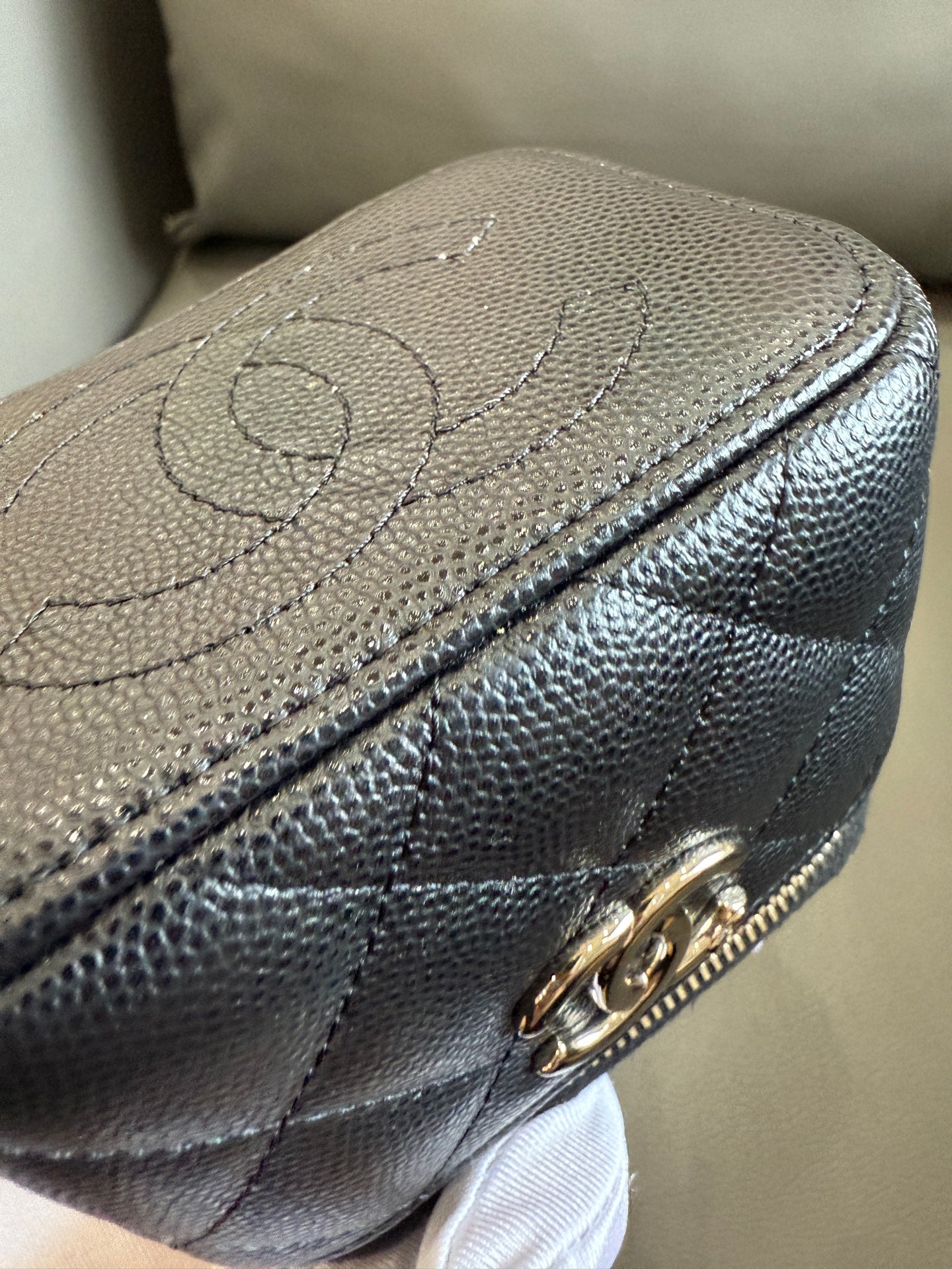 Chanel - 22S Enamel Chain Small Vanity Case - Caviar leather - Black - (mini)