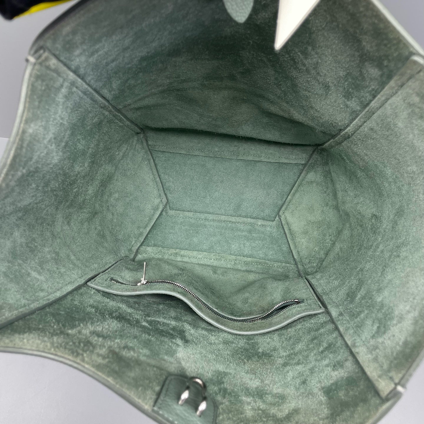 Celine - Sangle Seau Bucket Bag - Grained calfskin leather - Green - (Medium)