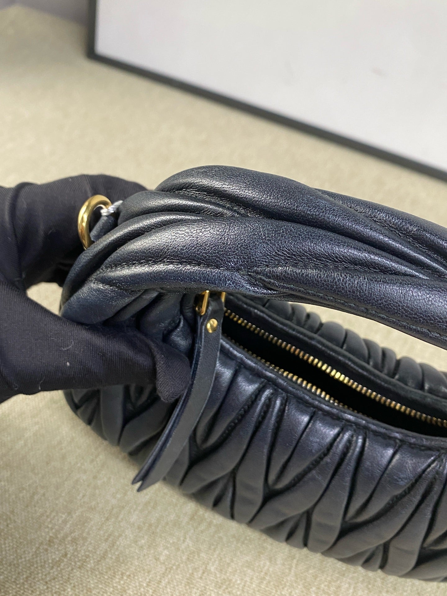 Miu Miu - Wander Hobo Mini Pleated Bag - Lambskin leather - Black - (mini)