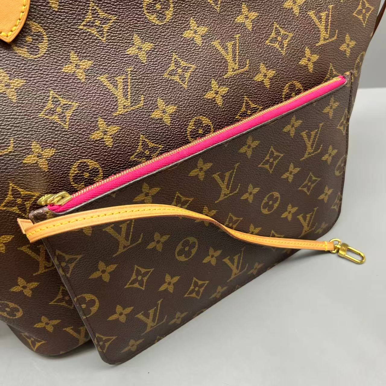 Louis Vuitton - Neverfull MM - Monogram coated canvas, Vachetta leather - Brown - (medium)