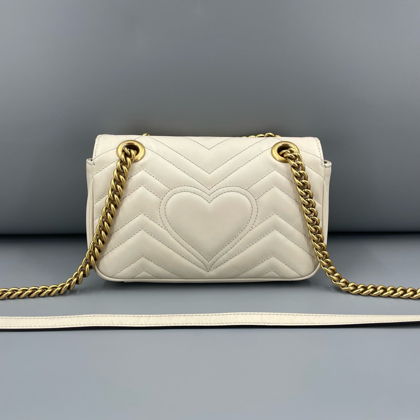 Gucci - Marmont Matelassé Mini - Leather - White with Gold-Tone Hardware - (mini)