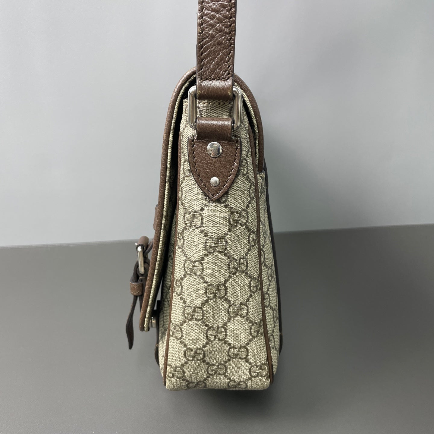 Gucci - GG Supreme Messenger Bag - GG Supreme canvas with leather trim - Ebony and Brown - (Medium)