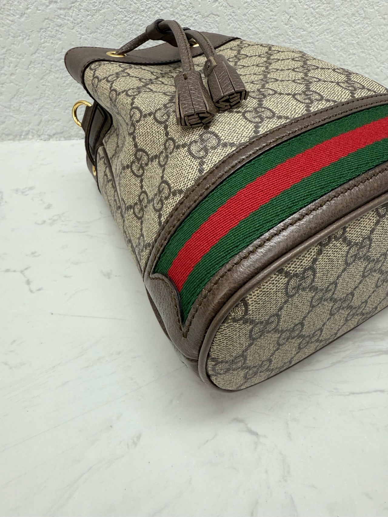 Gucci - Ophidia Small Bucket Bag - GG Supreme canvas with leather trim - Beige and Brown with Red and Green Web stripe - (Small)