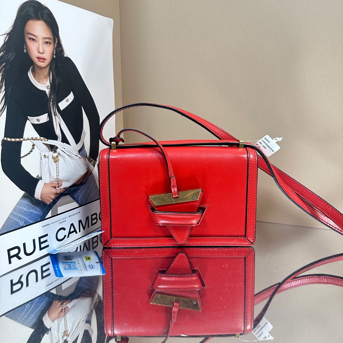 Loewe - Barcelona Triangle Bag - Calfskin leather - Red - (Small)