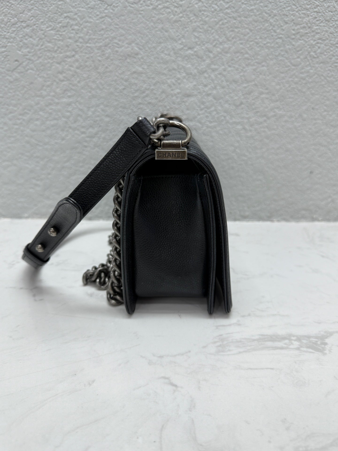 Chanel - Le Boy - Grained calfskin leather - Black - (Medium)