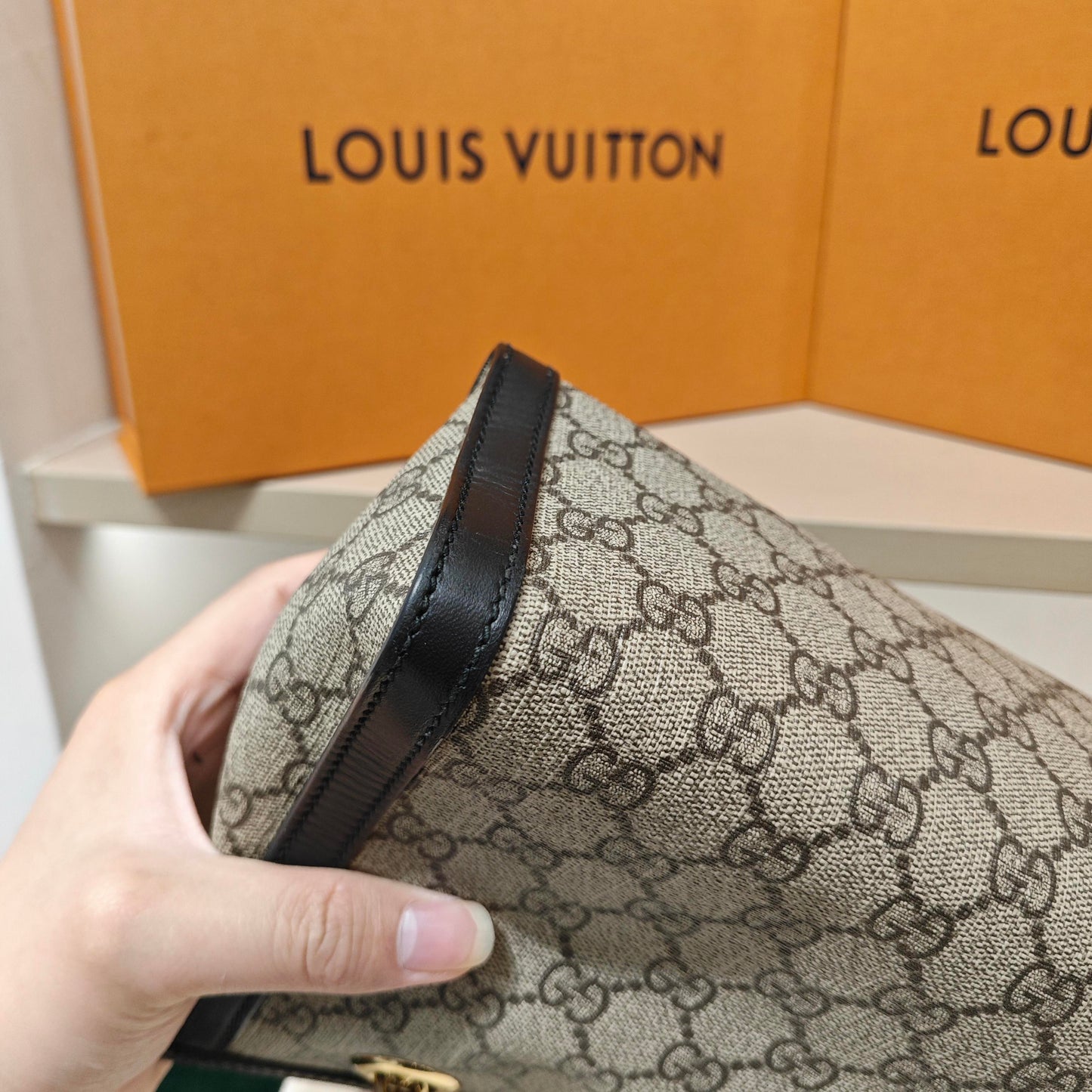 Gucci - Padlock Small Shoulder Bag - GG Supreme canvas with leather trim - Beige and Black - (small)