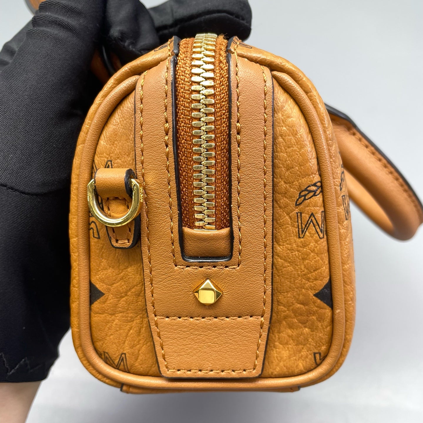 MCM - Boston Mini Bag - Visetos monogrammed leather with leather trim - Cognac brown - (mini)