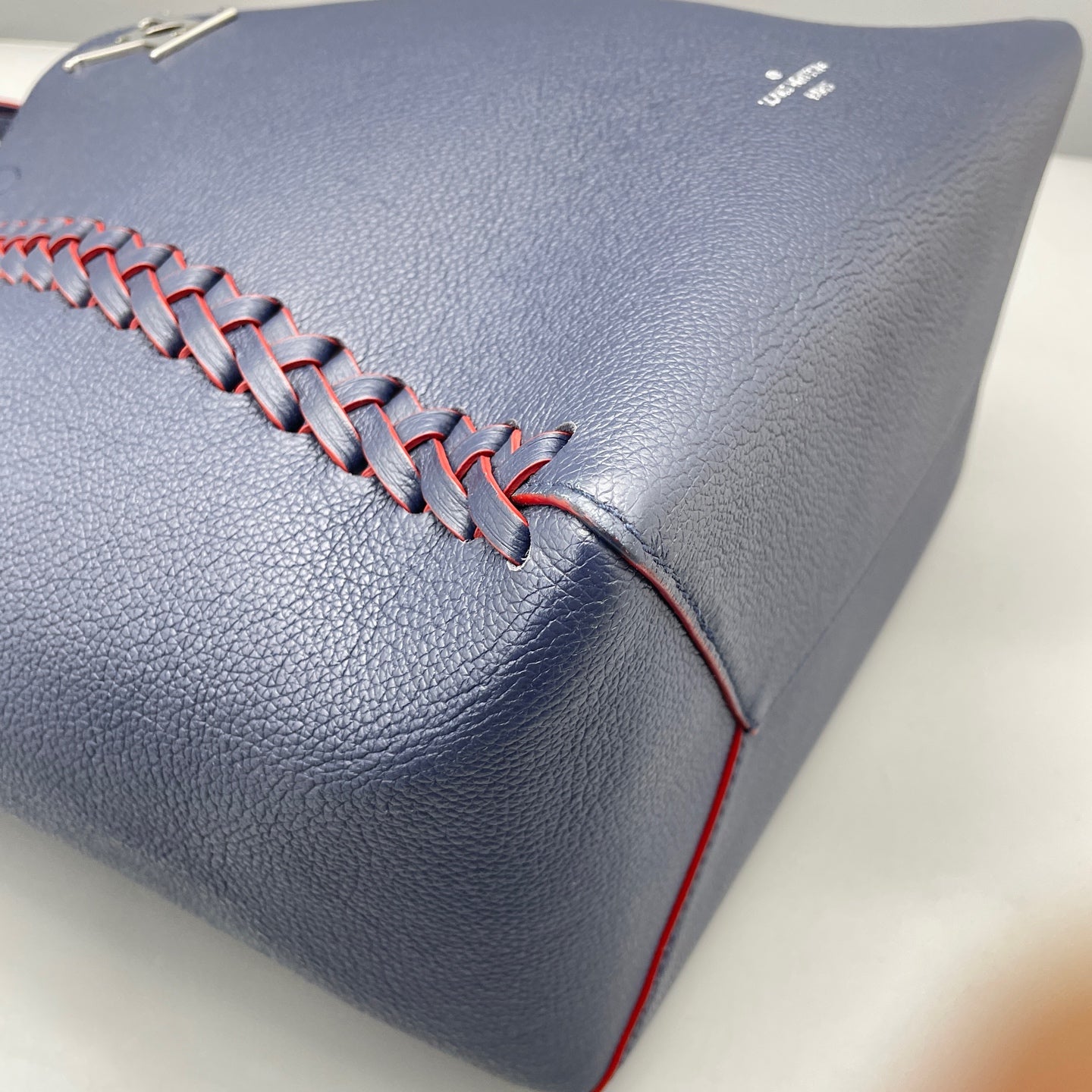 Louis Vuitton - Lockme Tote - Grained calfskin leather - Blue - (Medium)