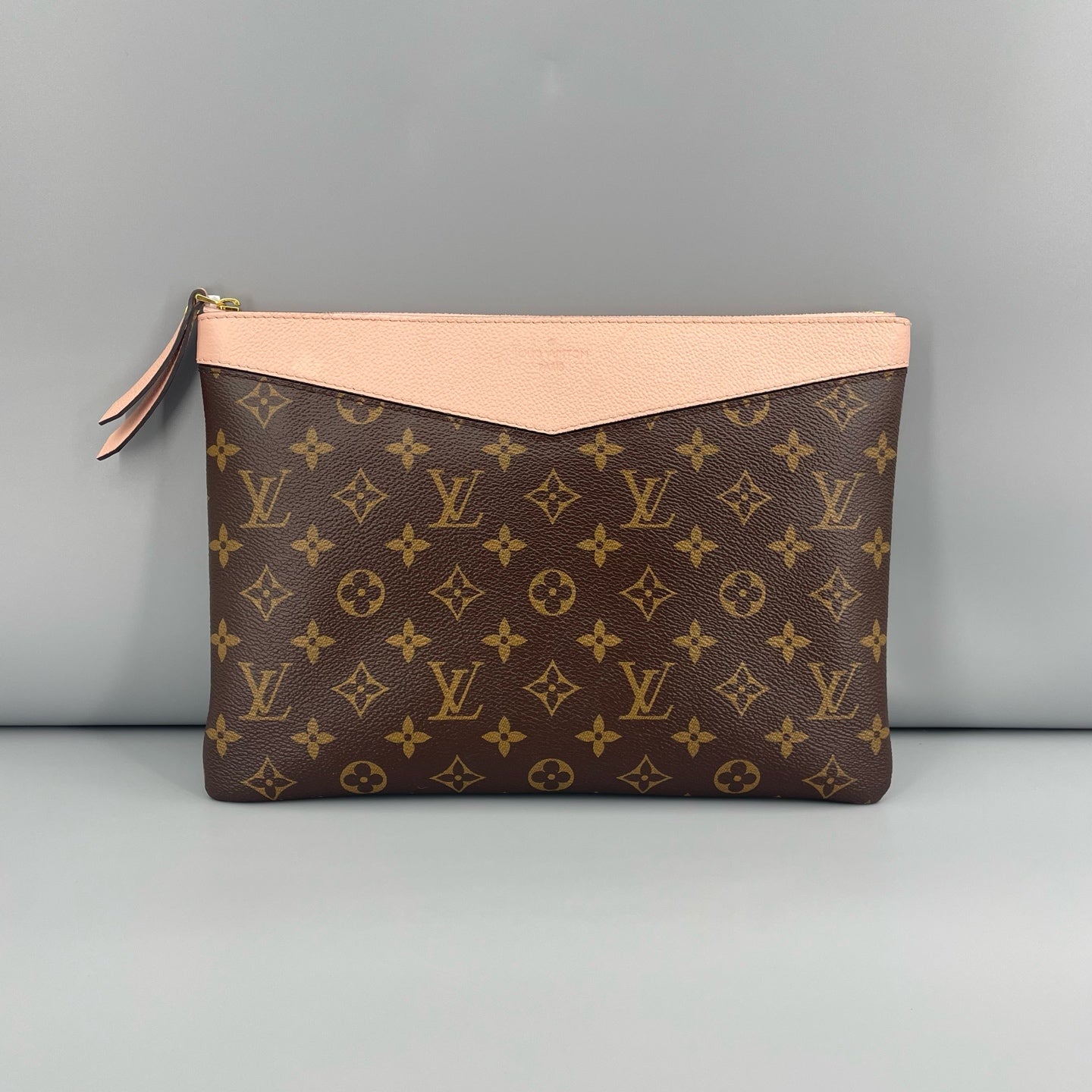 Louis Vuitton - Pochette Legendary Clutch - Monogram coated canvas and grained leather - Brown and Pink - (medium)