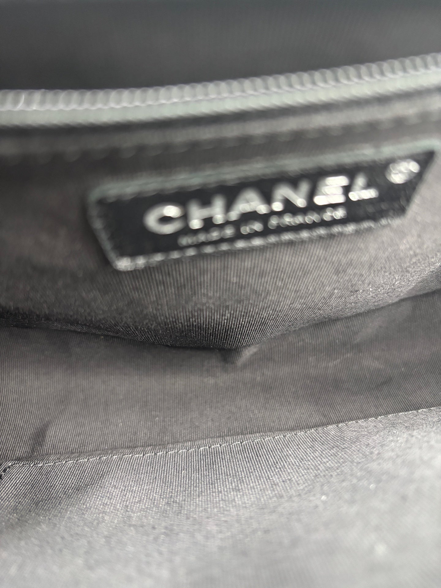 Chanel - Boy Bag - Aged calfskin leather - Black - (Medium)