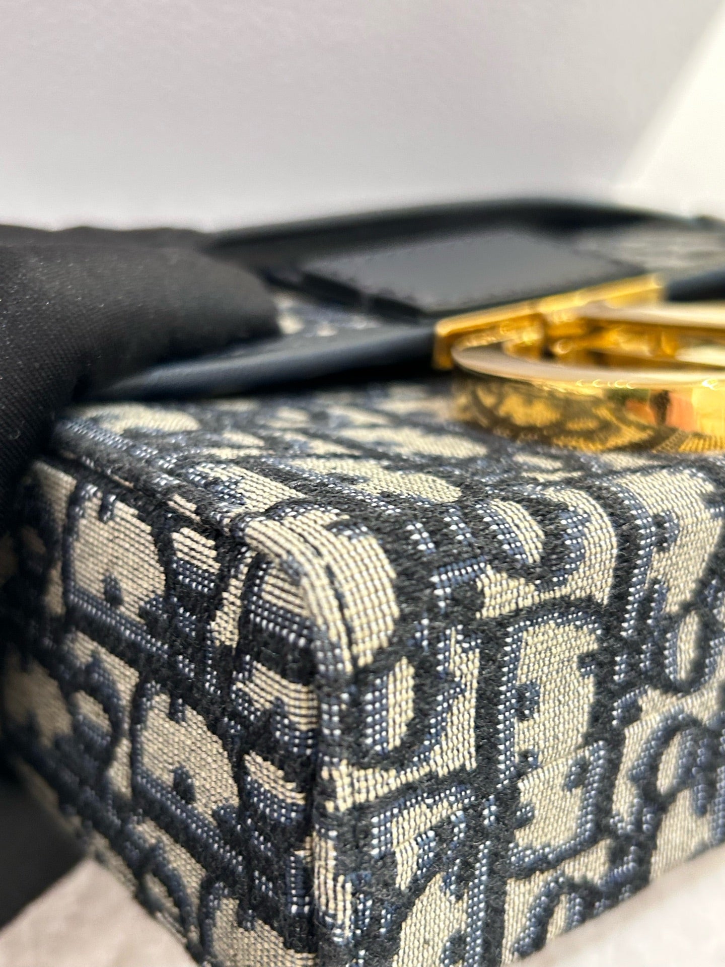 Dior - Montaigne Box Bag - Dior Oblique jacquard canvas with calfskin leather trim - Navy and Beige with Gold-Tone Hardware - (mini)
