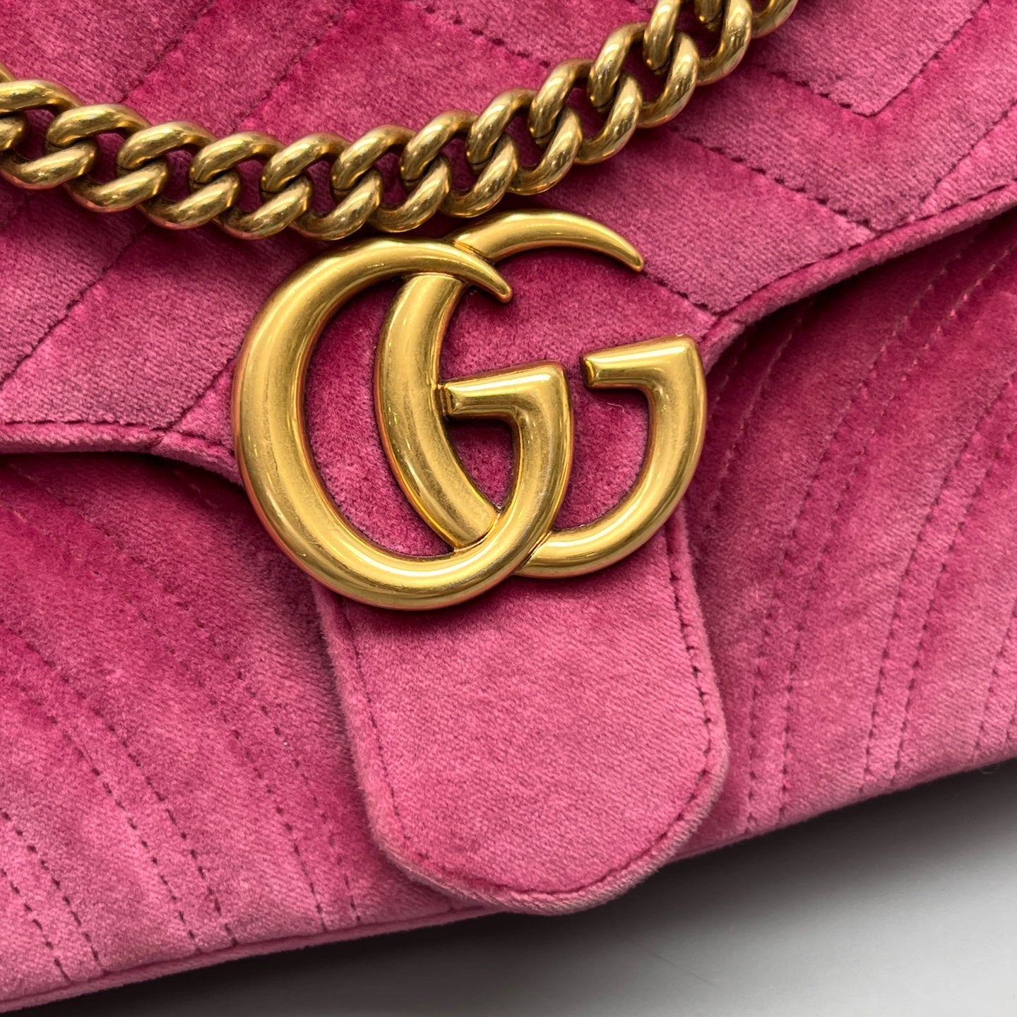 Gucci - GG Marmont Matelassé Medium Shoulder Bag - Velvet - Pink - (medium)