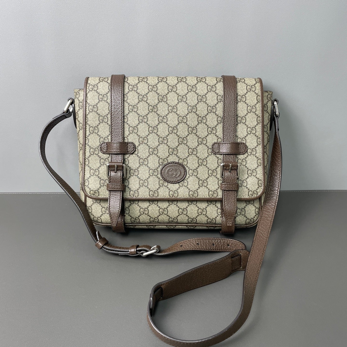 Gucci - GG Supreme Messenger Bag - GG Supreme canvas with leather trim - Ebony and Brown - (Medium)