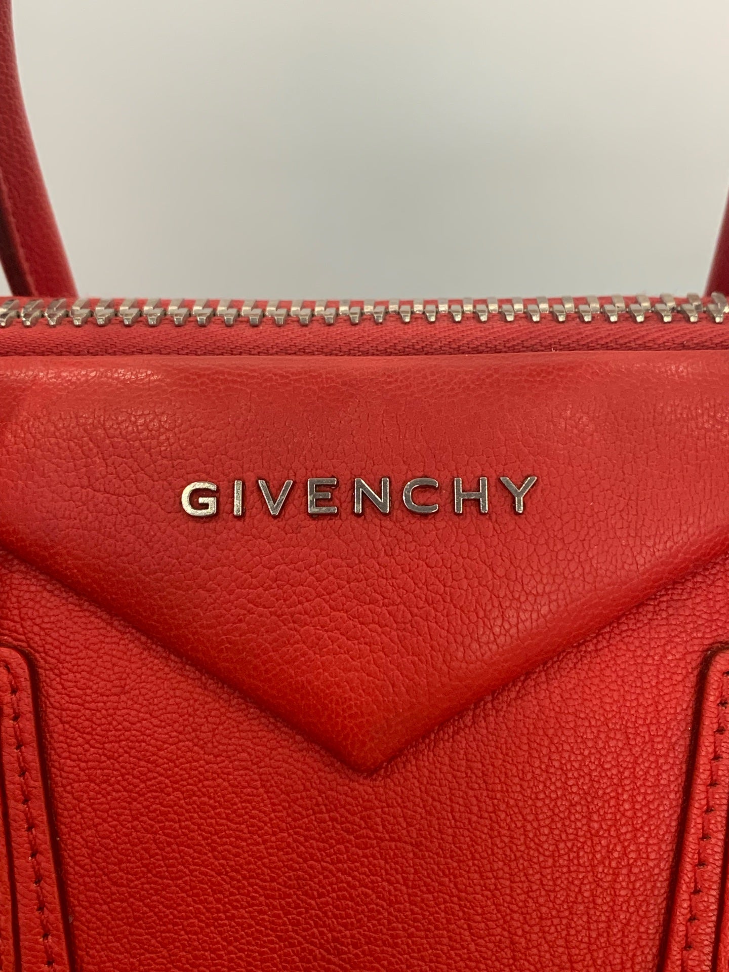 Givenchy - Antigona - Leather - Red - (Small)