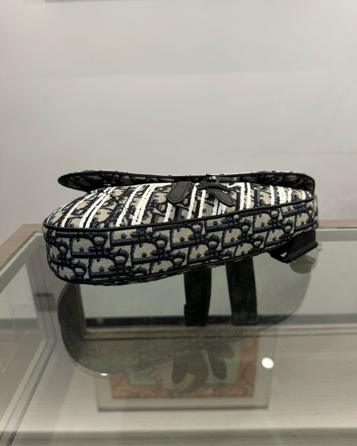 Dior - Dior x Raymond Pettibon Saddle Bag - Dior Oblique canvas with calfskin leather trim - Multicolour (Beige, Black, White) - (medium)