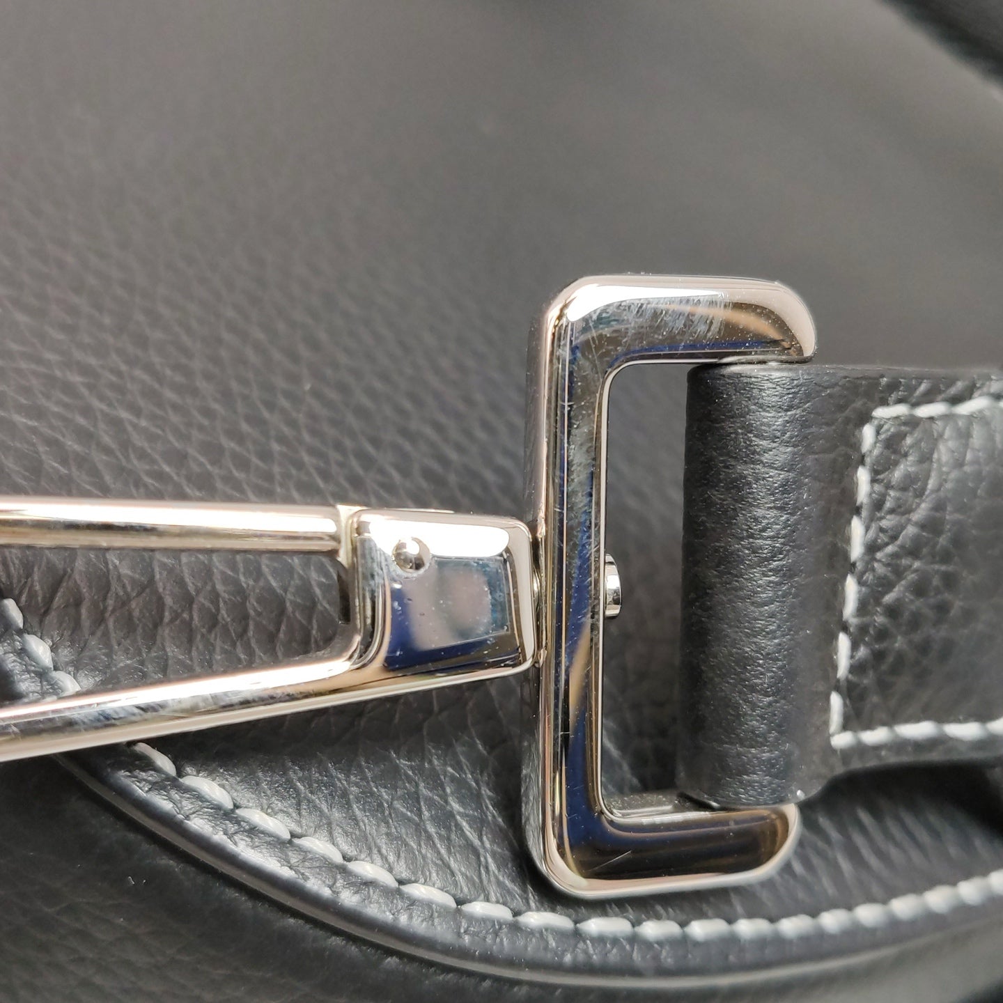 Dior - Saddle Sling Bag 1ADBO022YKK_H00N - Grained cow leather - Black - (medium)