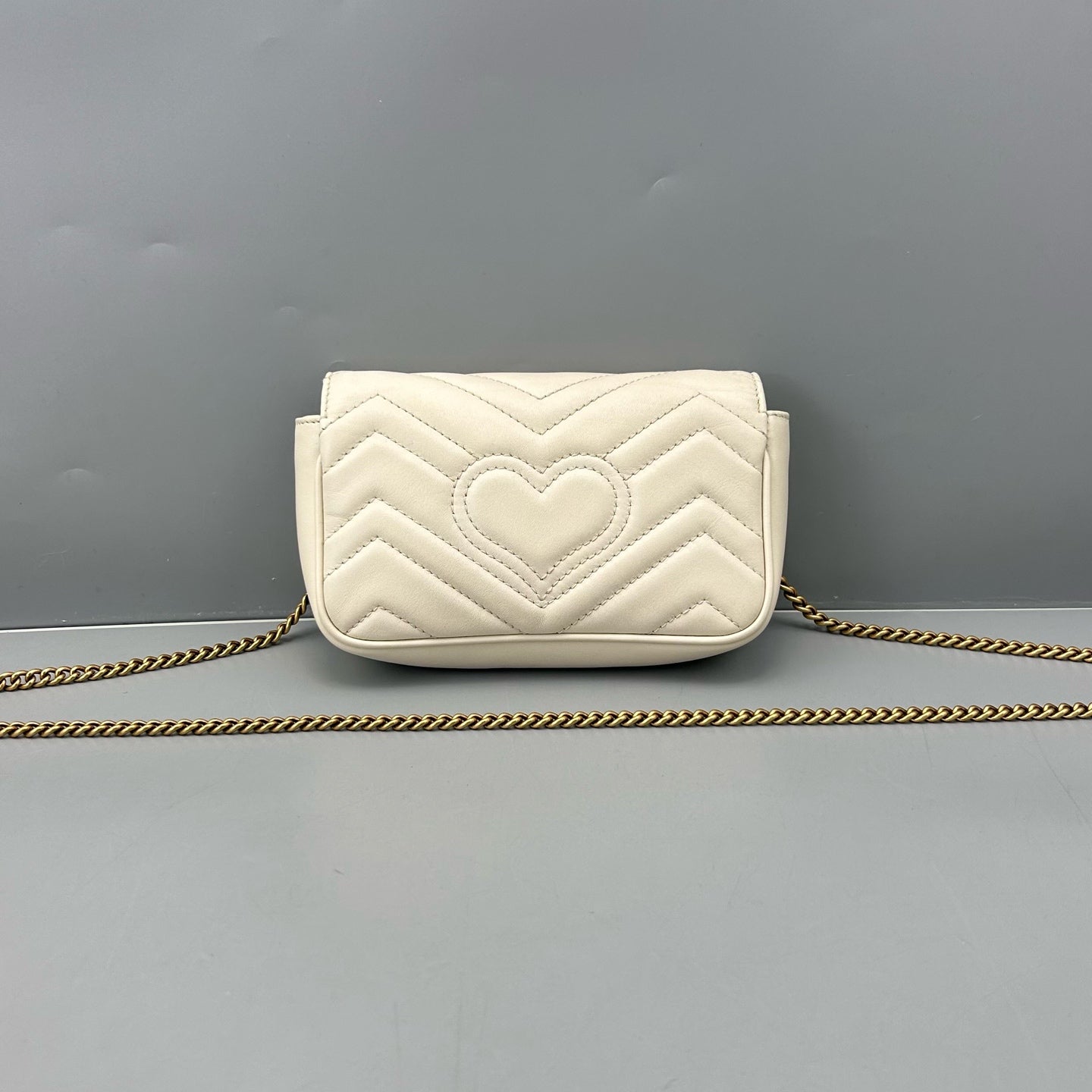 Gucci - Marmont Super Mini - Matelassé leather - White with Gold-Tone Hardware - (mini)