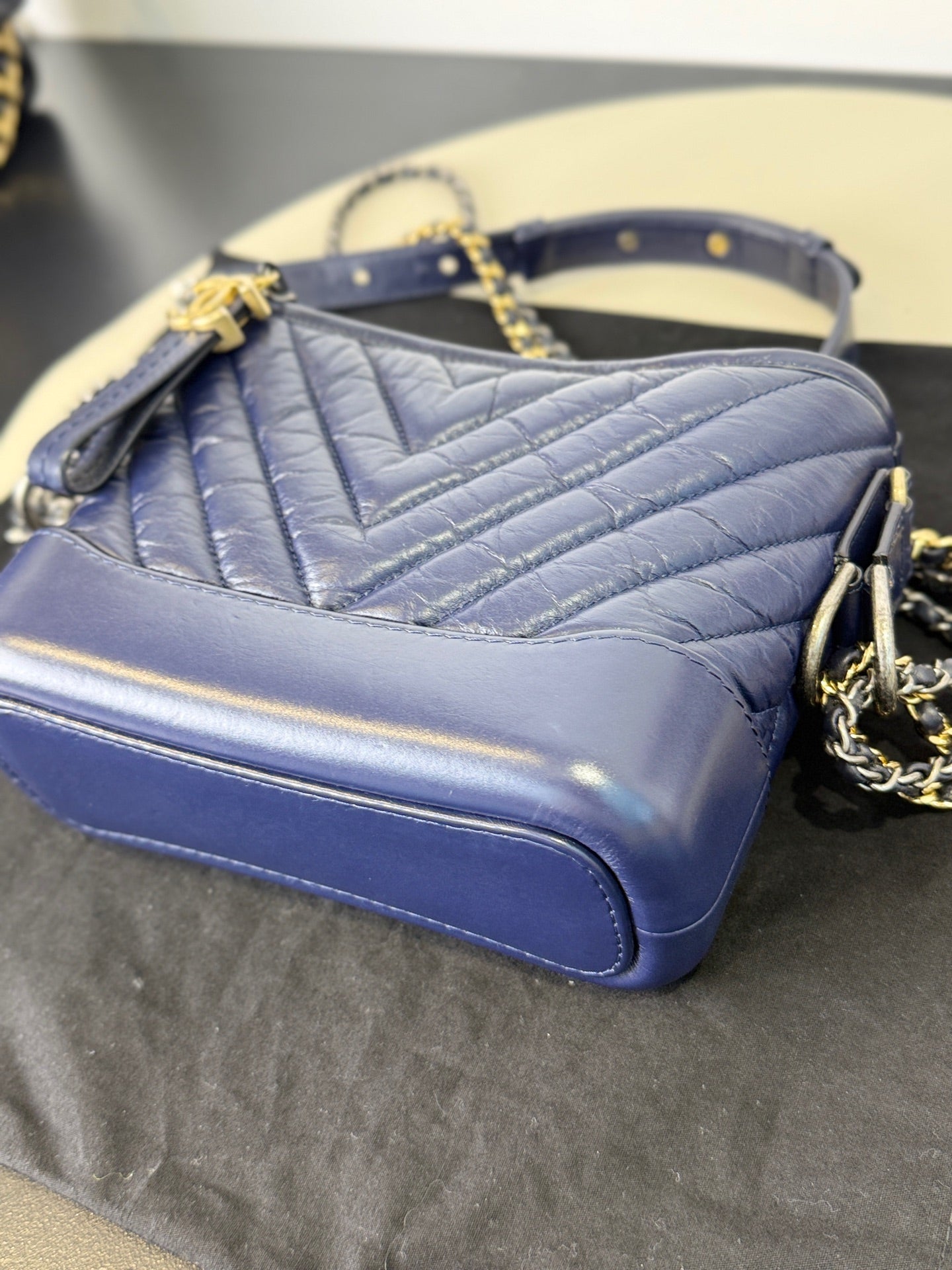 Chanel - Gabrielle Hobo Small - Aged calfskin leather - Navy - (small)