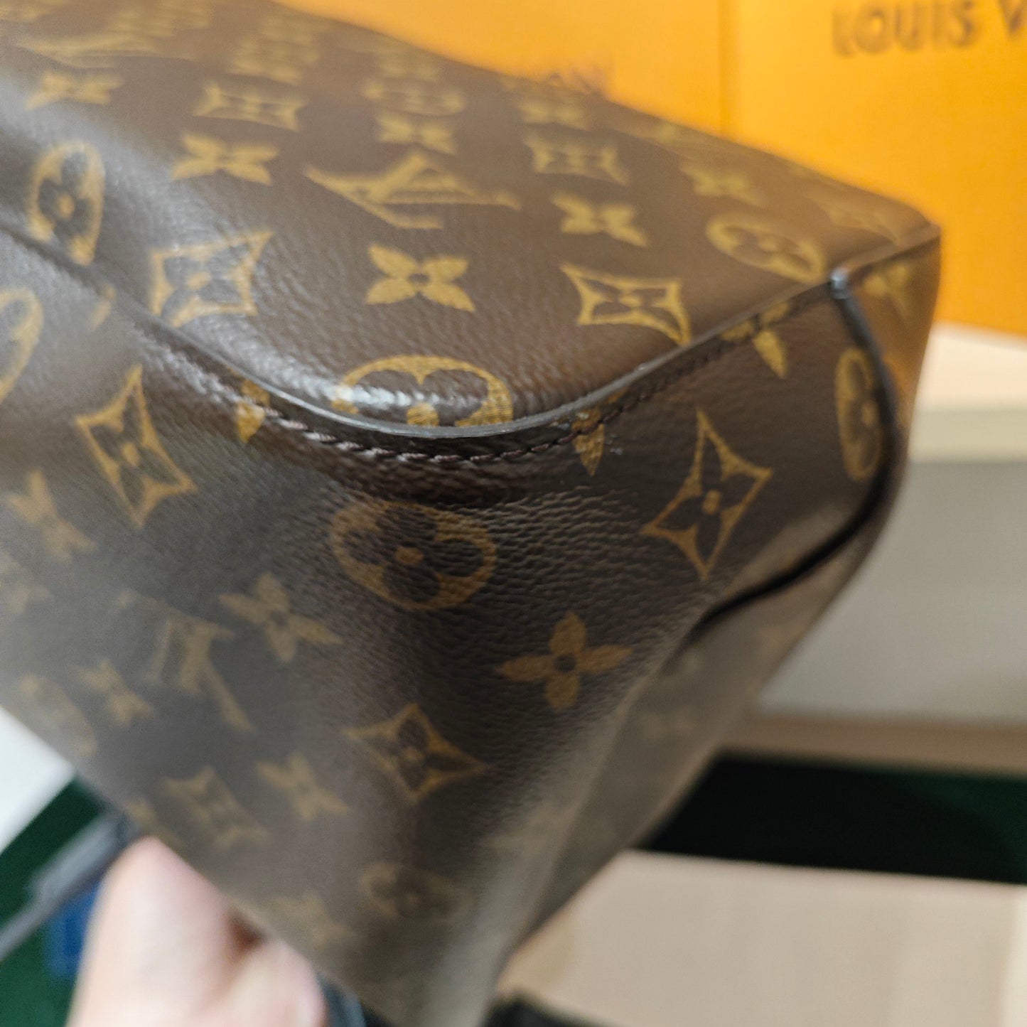 Louis Vuitton - NéoNoé MM - Monogram coated canvas with black cowhide leather trim - Brown and Black - (Medium)