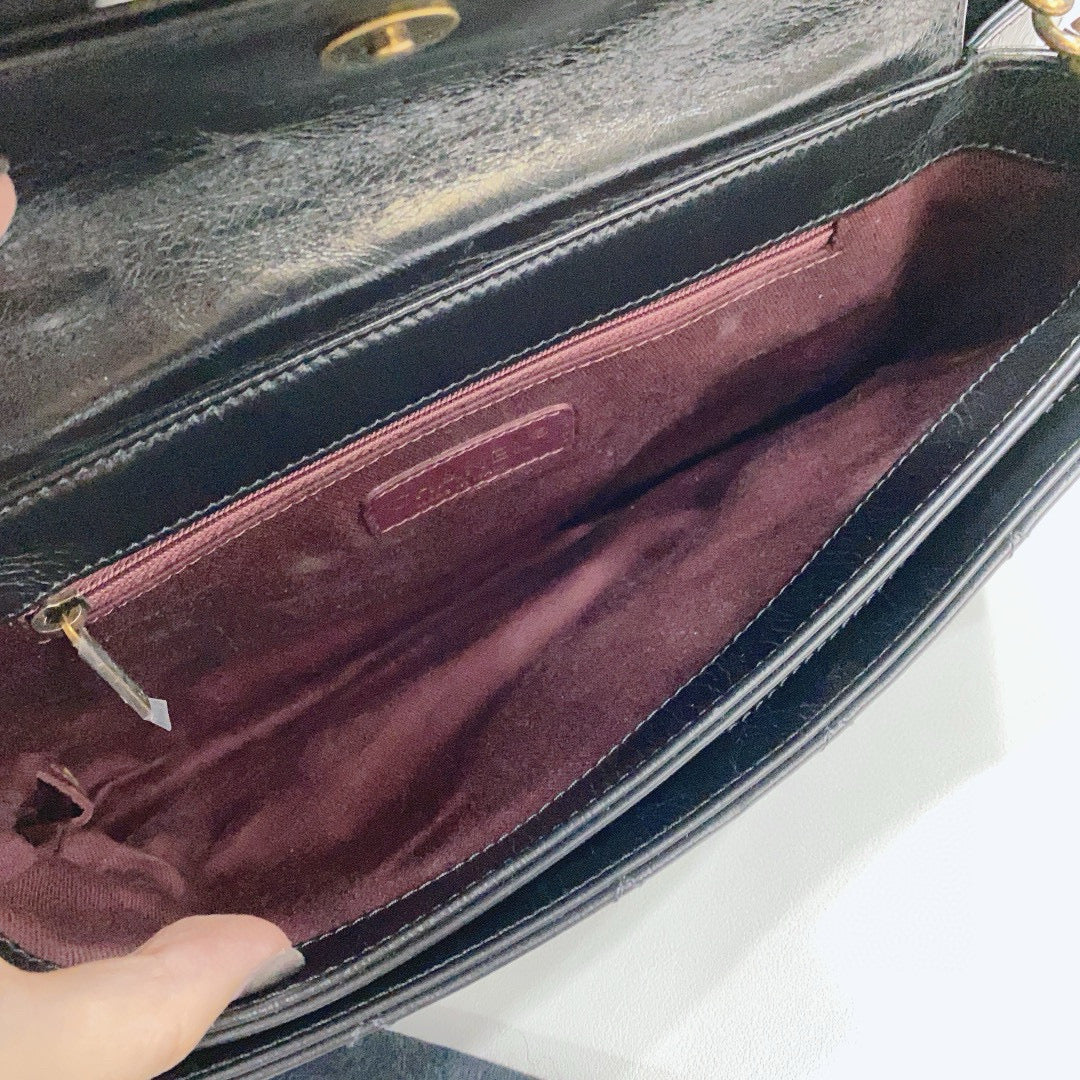 Chanel - Mumbai Vintage Chain Bag - Oil-wax leather - Black - (medium)