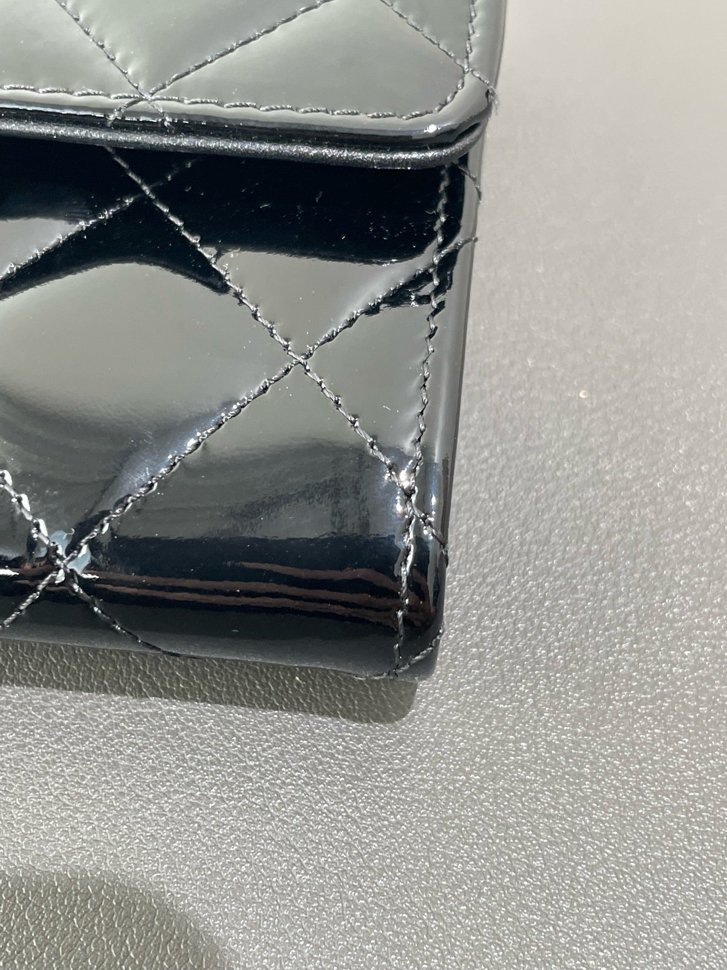 Chanel - Classic Long Flap Wallet - Patent leather - Black - (medium)