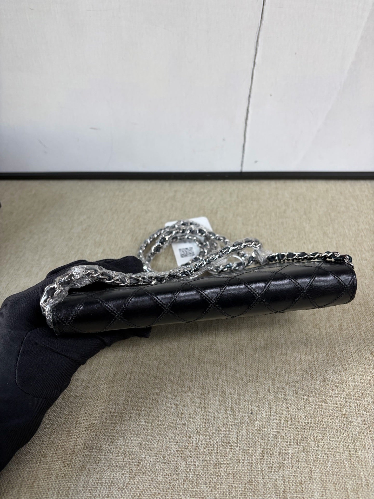 Chanel - WOC (Wallet on Chain) - Outer Stitch - Cowhide leather - Black - (Mini)