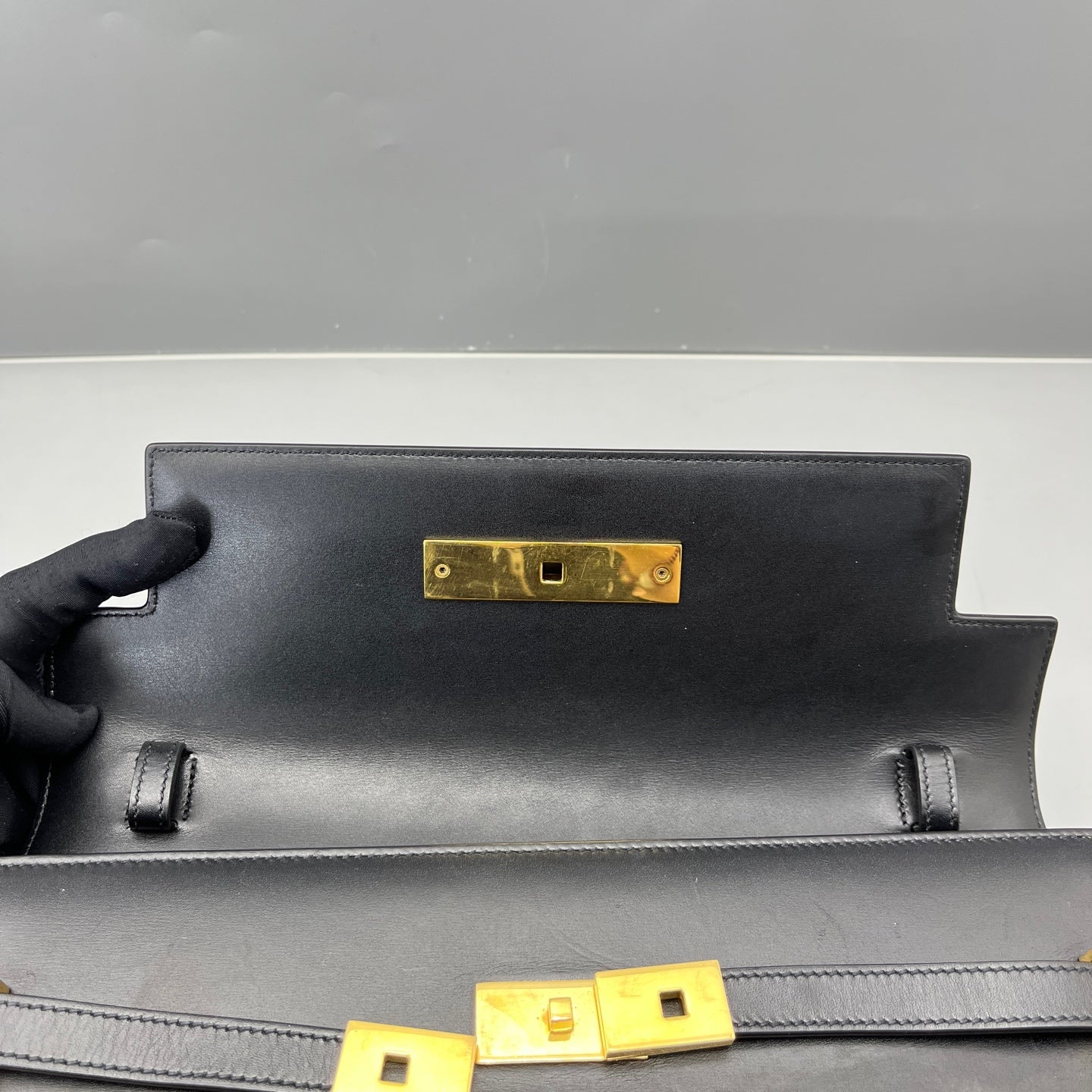 Saint Laurent - Manhattan - Leather - Black - (medium)
