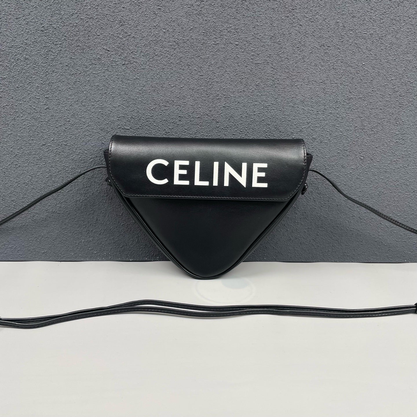 Celine - Triangle Bag - Smooth leather - Black - (mini)