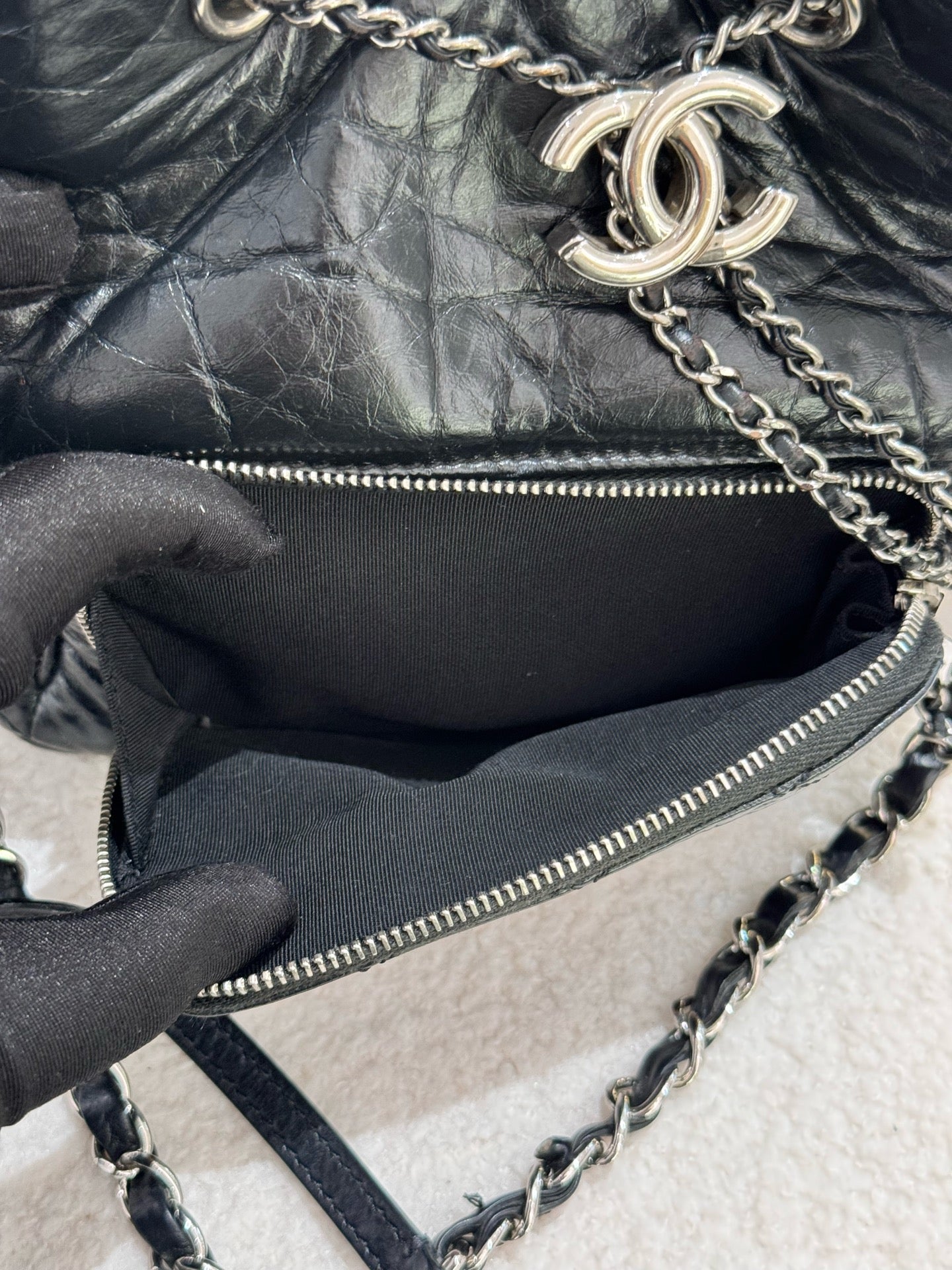 Chanel - Vintage Drawstring Bucket Bag - Crinkled calfskin leather - Black - (mini)