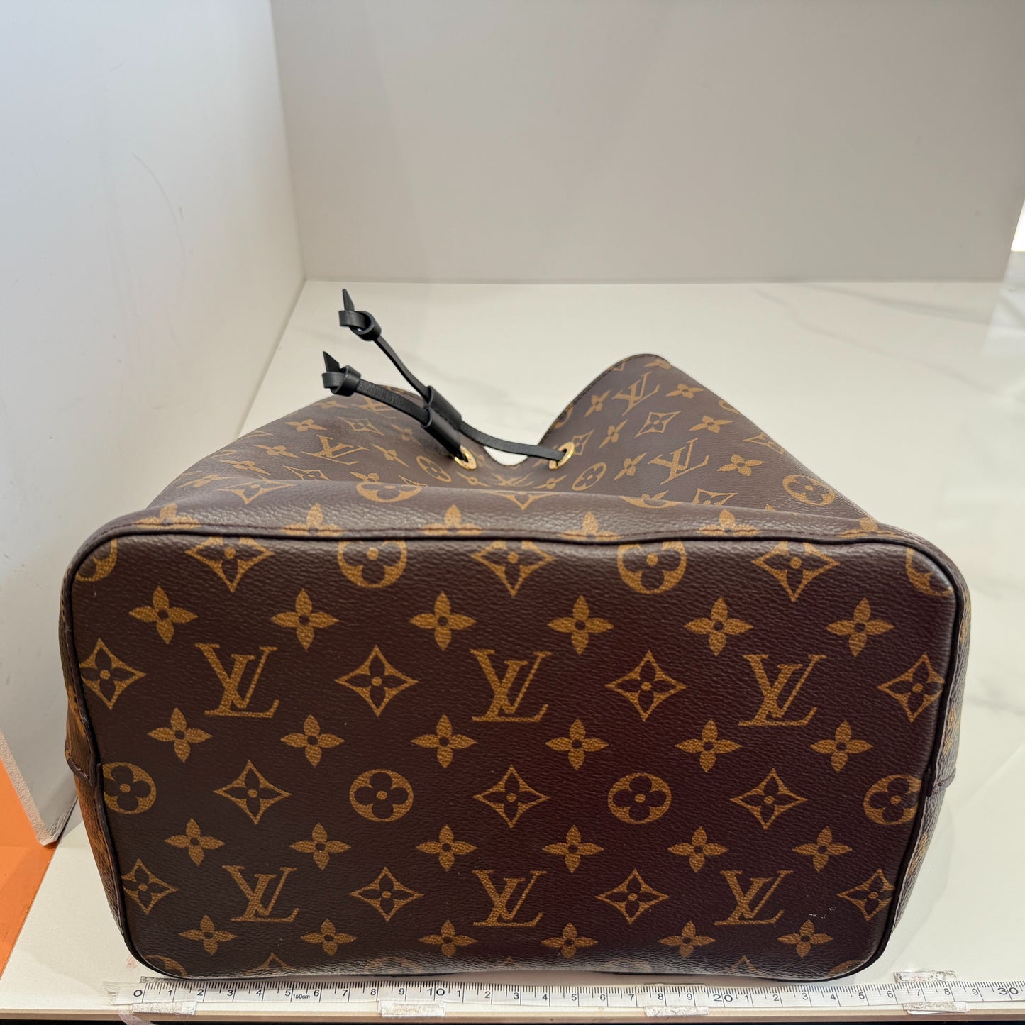 Louis Vuitton - NéoNoé MM - Monogram coated canvas with leather trim - Brown - (medium)