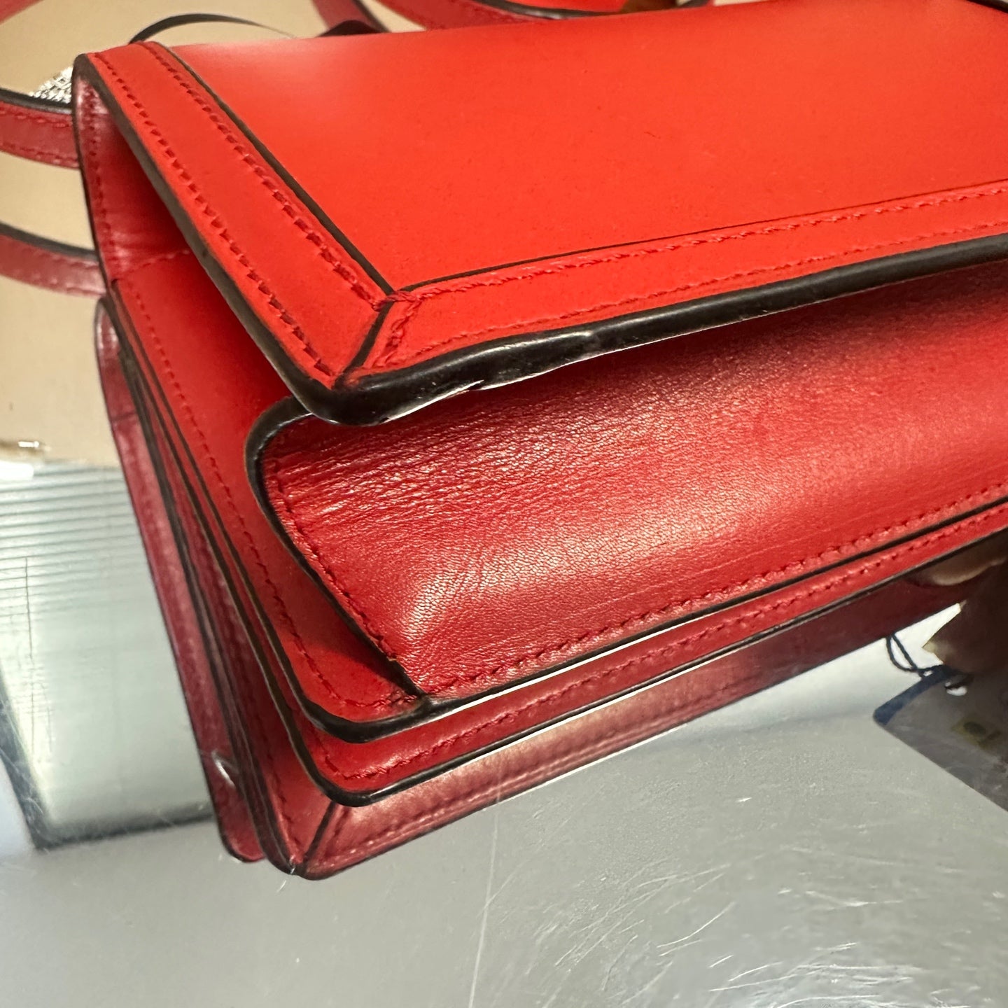 Loewe - Barcelona Triangle Bag - Calfskin leather - Red - (Small)