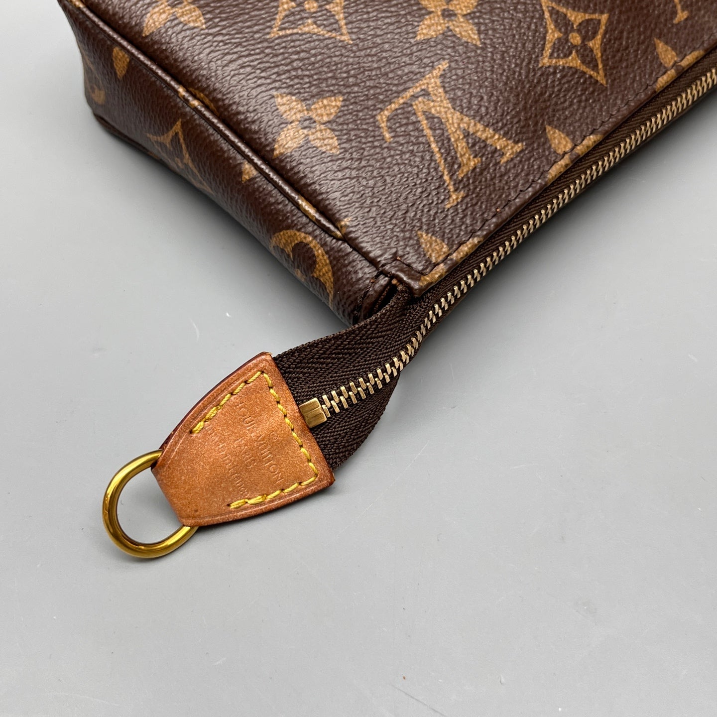 Louis Vuitton - Pochette Accessoires - Monogram coated canvas with Vachetta leather trim - Brown - (small)