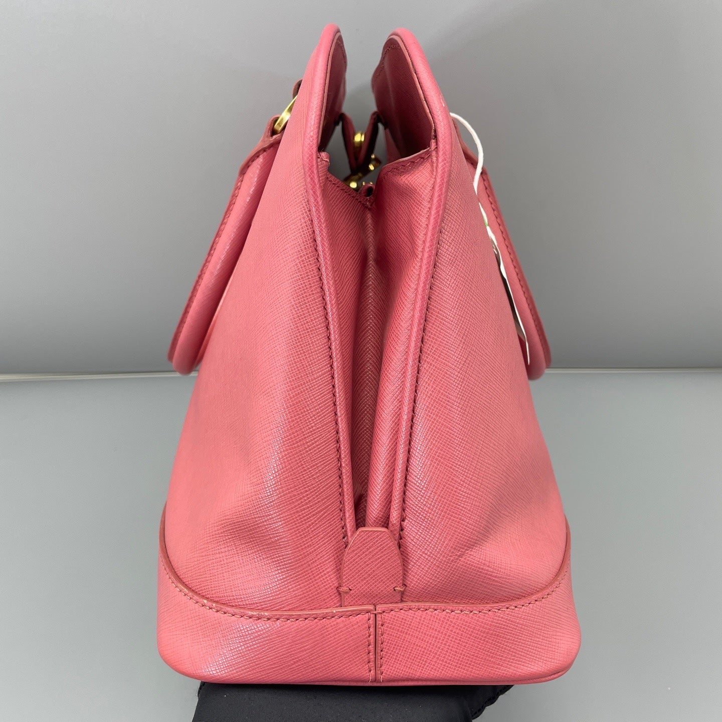 Prada - Saffiano Dome Satchel - Saffiano leather - Pink - (medium)