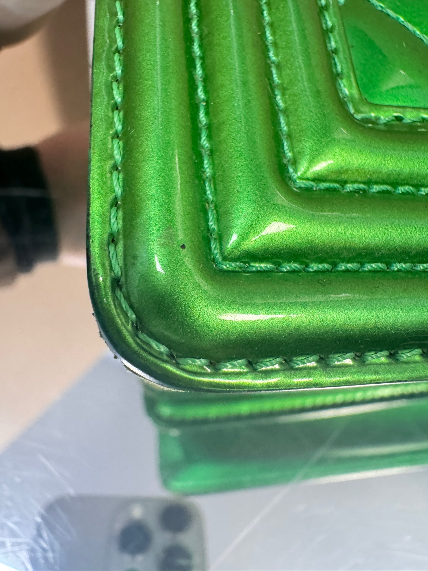 Chanel - Le Boy Small - Patent leather with metallic leather accents - Green - (Small)