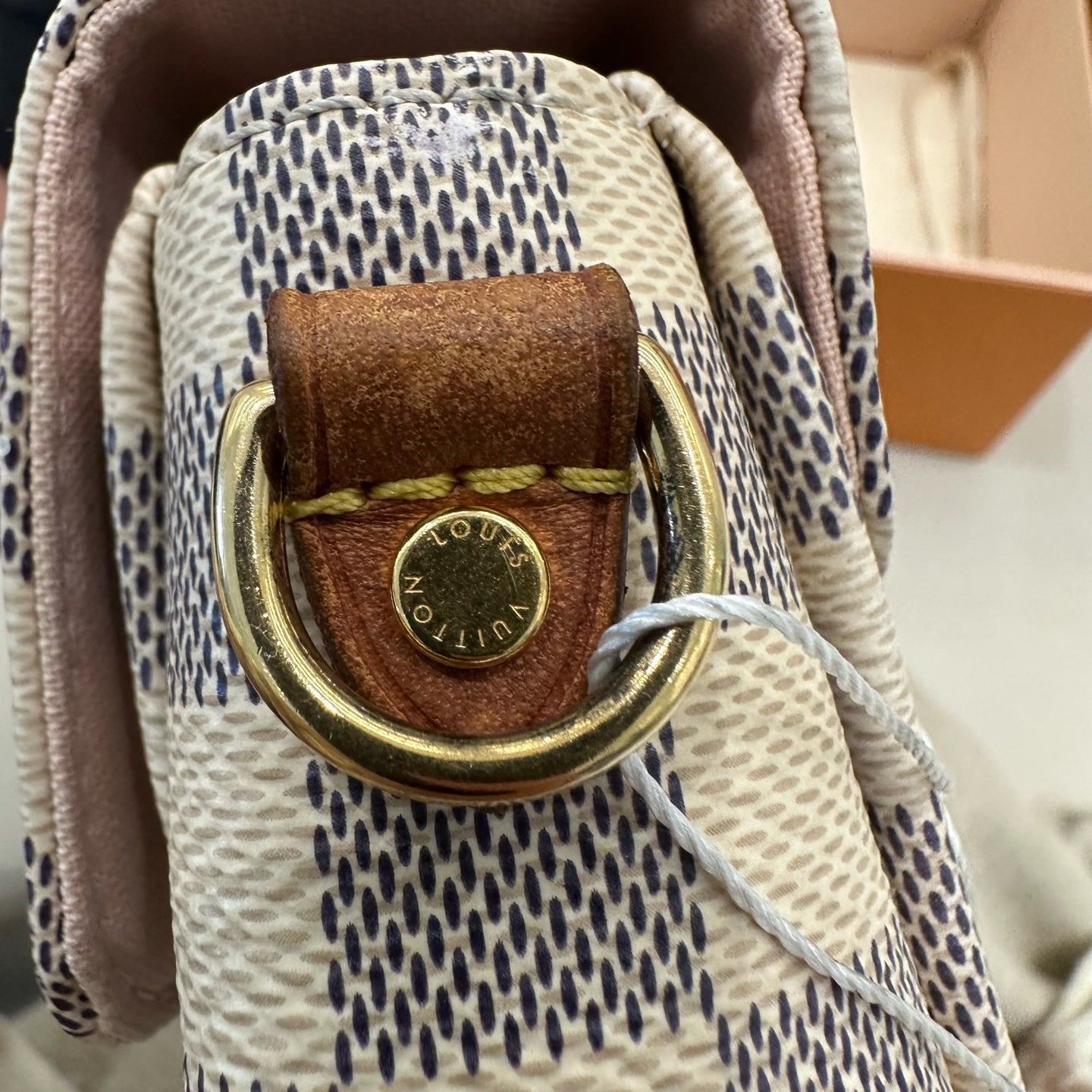 Louis Vuitton - Pochette Métis Style Tassel Bag - Damier Azur coated canvas with natural cowhide leather (Vachetta) trim - White - (small)